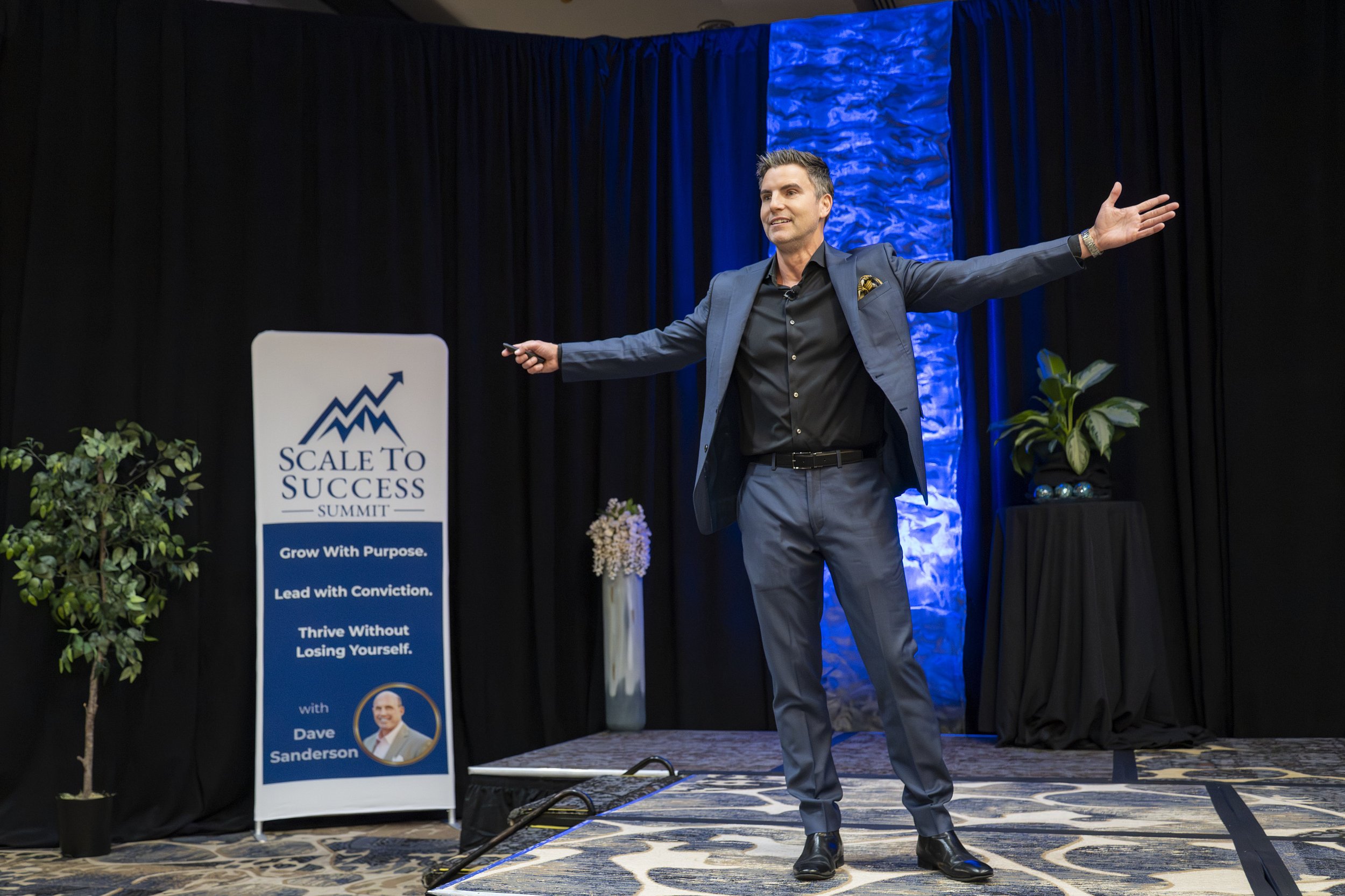 EYTPHOTOGRAPHY_scale to success summit-290.jpg