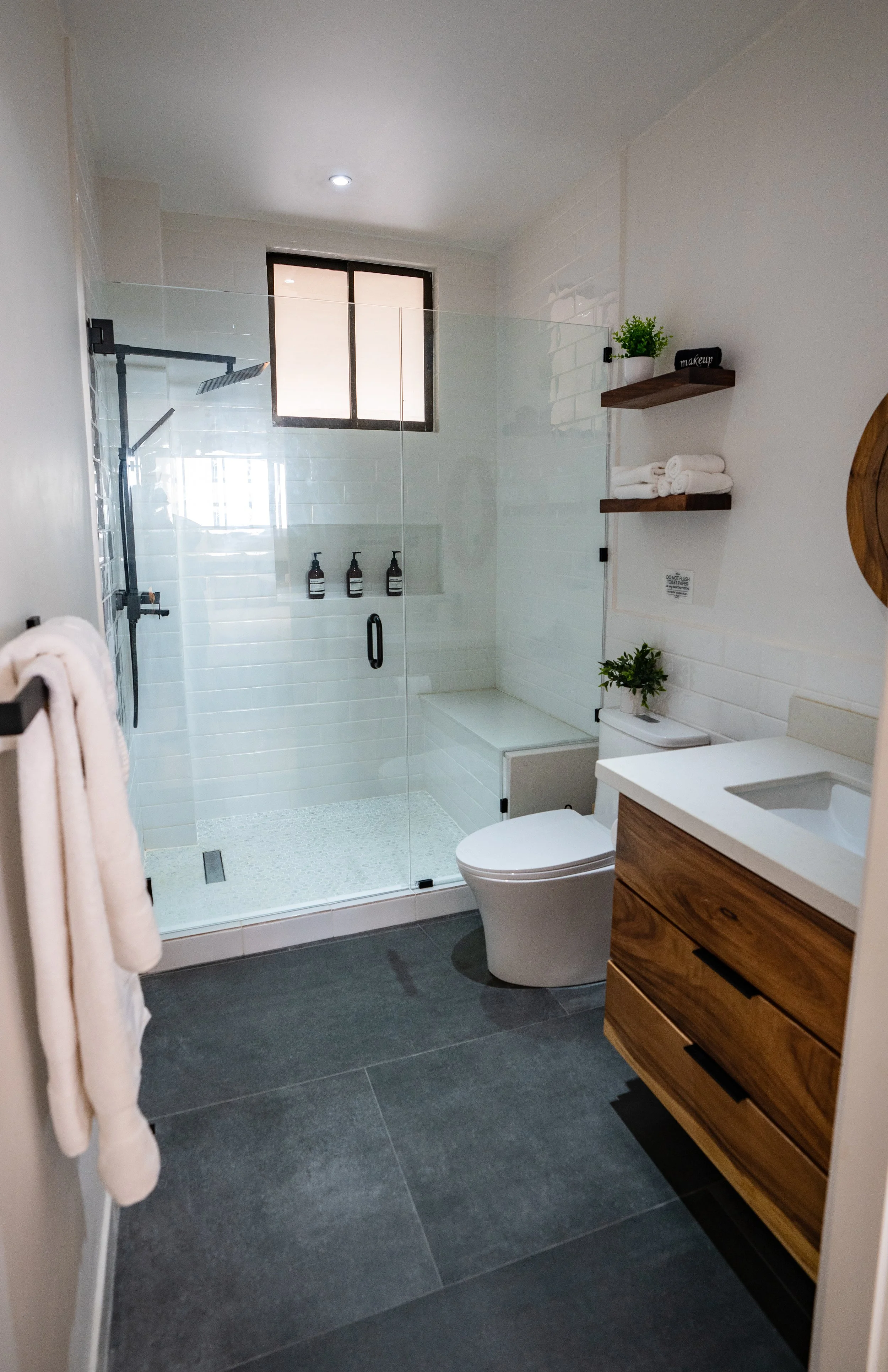 Master Bathroom_01.jpg