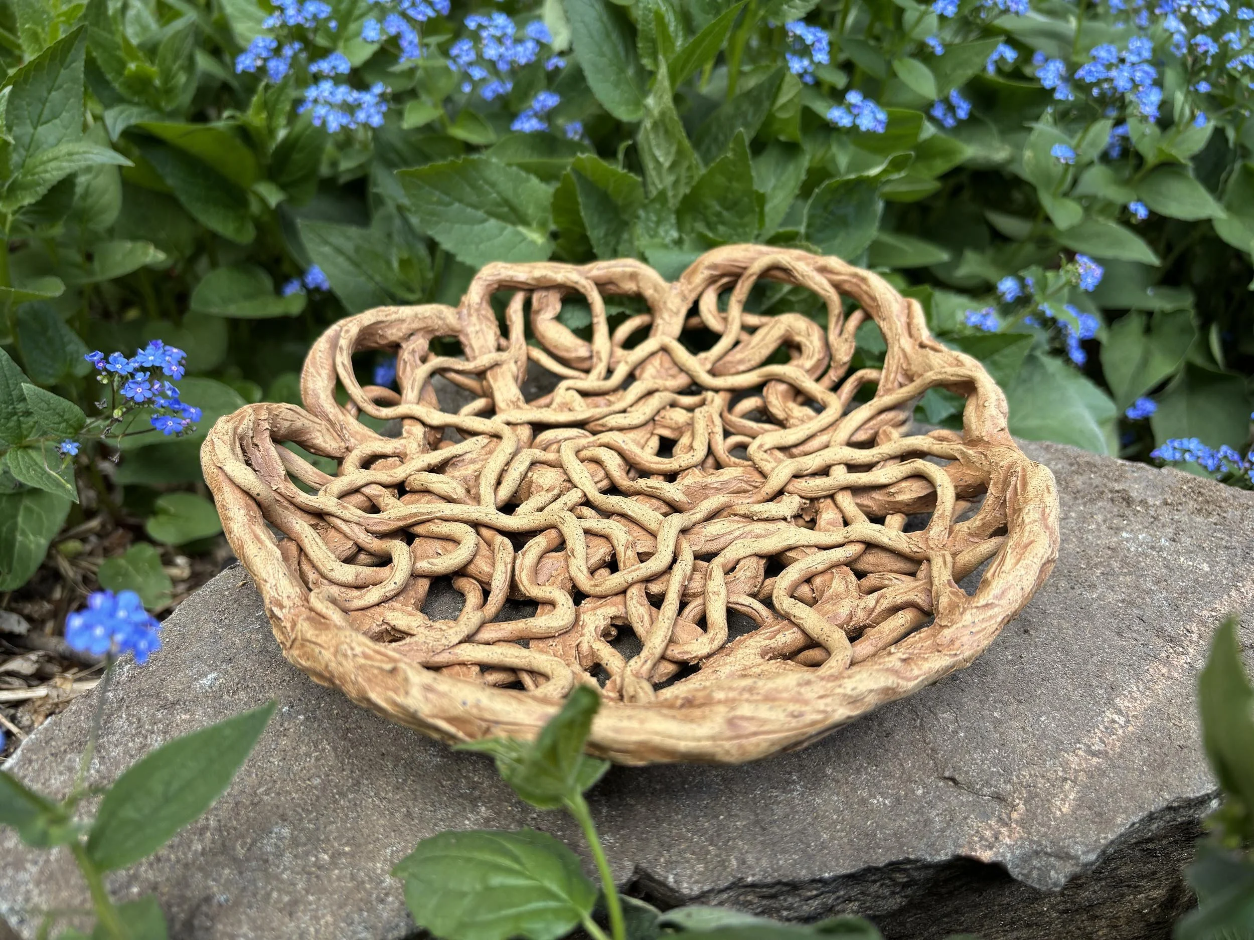 Medium dish, 8.5" round x 2" tall