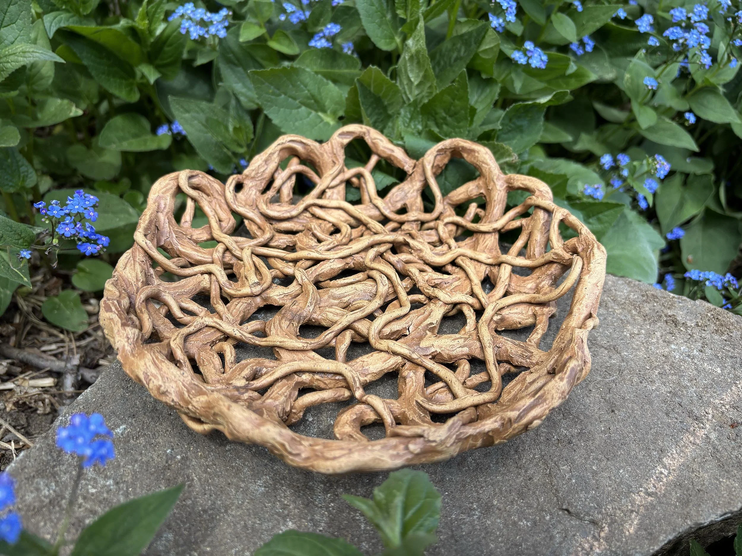 Medium dish, 8.5" round x 2" tall