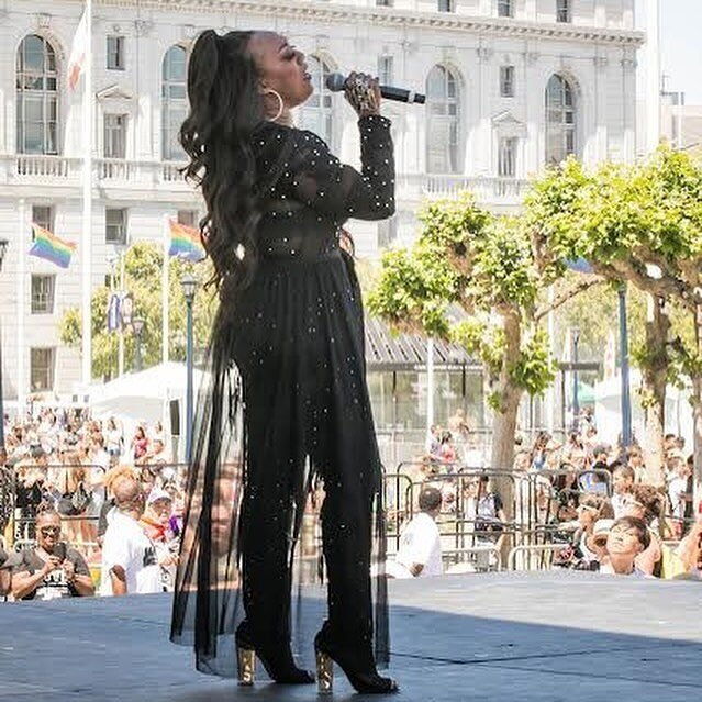 Free concert alert!!🚨 🎤 

Repost from @laureloakland
&bull;
Our #FREE concert series, LIVE IN THE LAUREL, returns on Saturday, April 20th with a special live performance by NZURI SOUL at Degrees Plato (4251 MacArthur Blvd) from 5-7PM. 

This month 