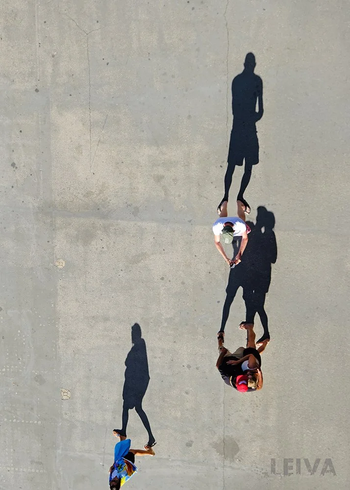 LEIVA_Sombras_Say Cheese_20x28_$600.jpg