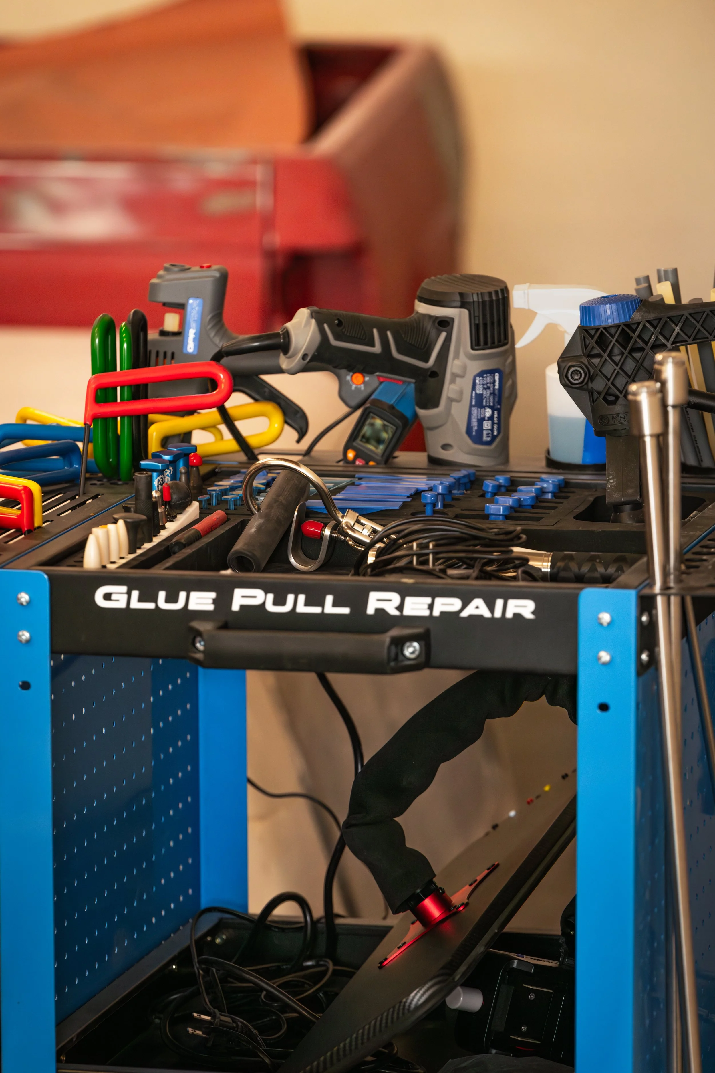 PAINTLESS DENT REPAIR