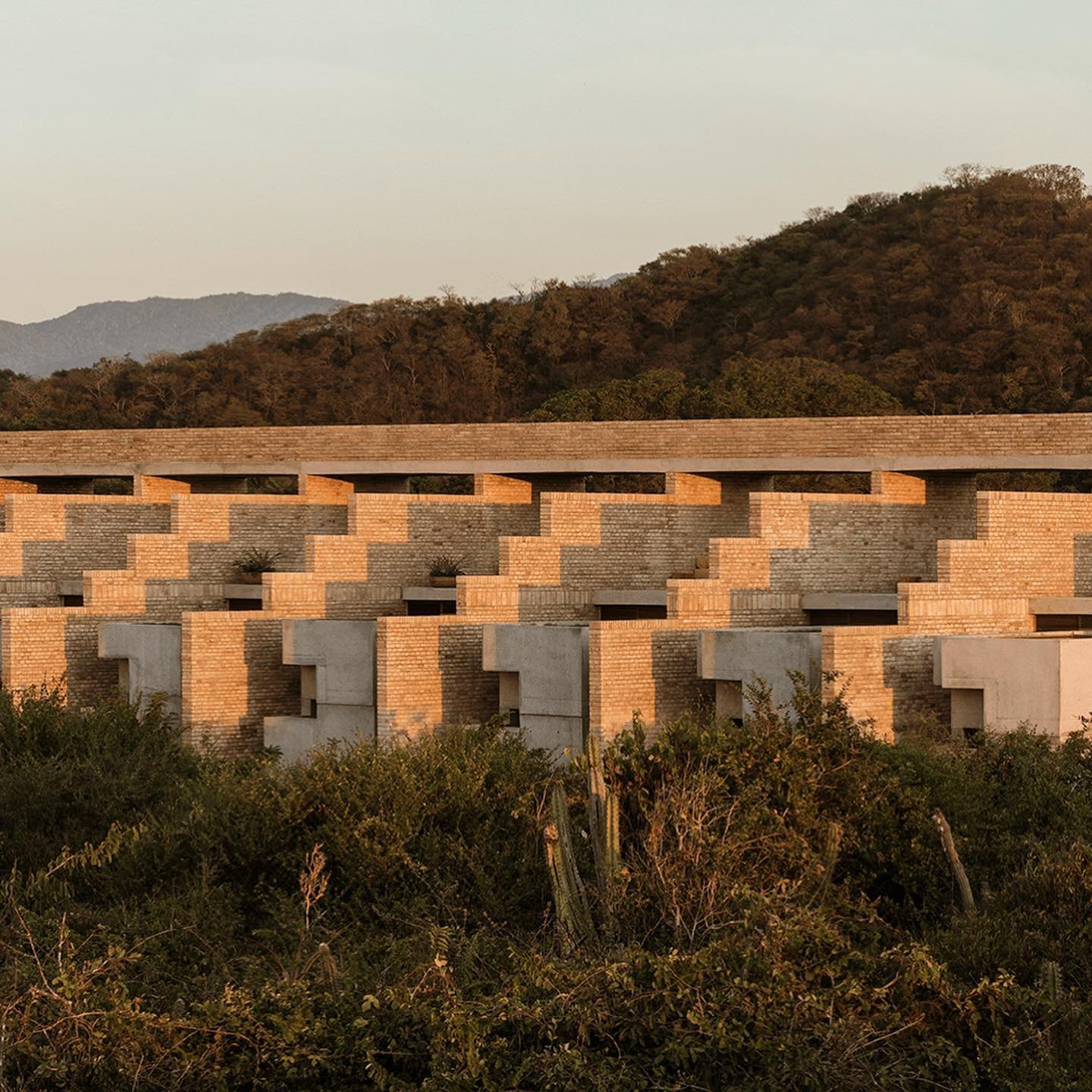 Hotel Terrestre - Taller de Arquitectura/Alberto Kalach
Puerto Escondido, Mexico 🇲🇽 
.
.
.
.
.
.
.
.
.
.
.
#archdigest #archdaily #mexicoarchitecture #kalach #hotels  #travel #vacation #hospitality #hotellife
#holiday #ostuni #hotelroom #luxuryhote