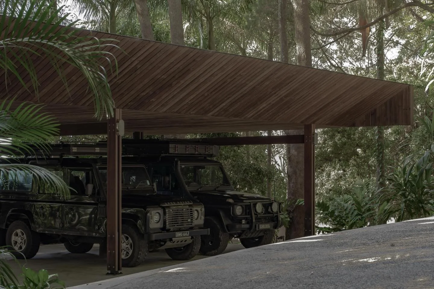 Protecting the beasts 
🔨 @jdbuilt_ 
📸 #StudioMODA
.
.
.
.
.
.
.
.
.
.
.
.
.
.
.
.
.
#byronbayarchitecture #junglecarport #byronbayhinrerland #archiconcepts #architectureconcept #archilovers #tropitecture #dezeen #divisare #ignant #archdaily #archib