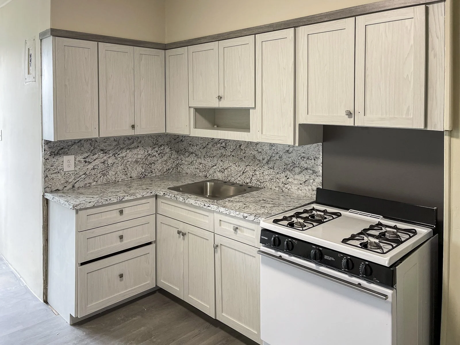 kitchen-5.jpg