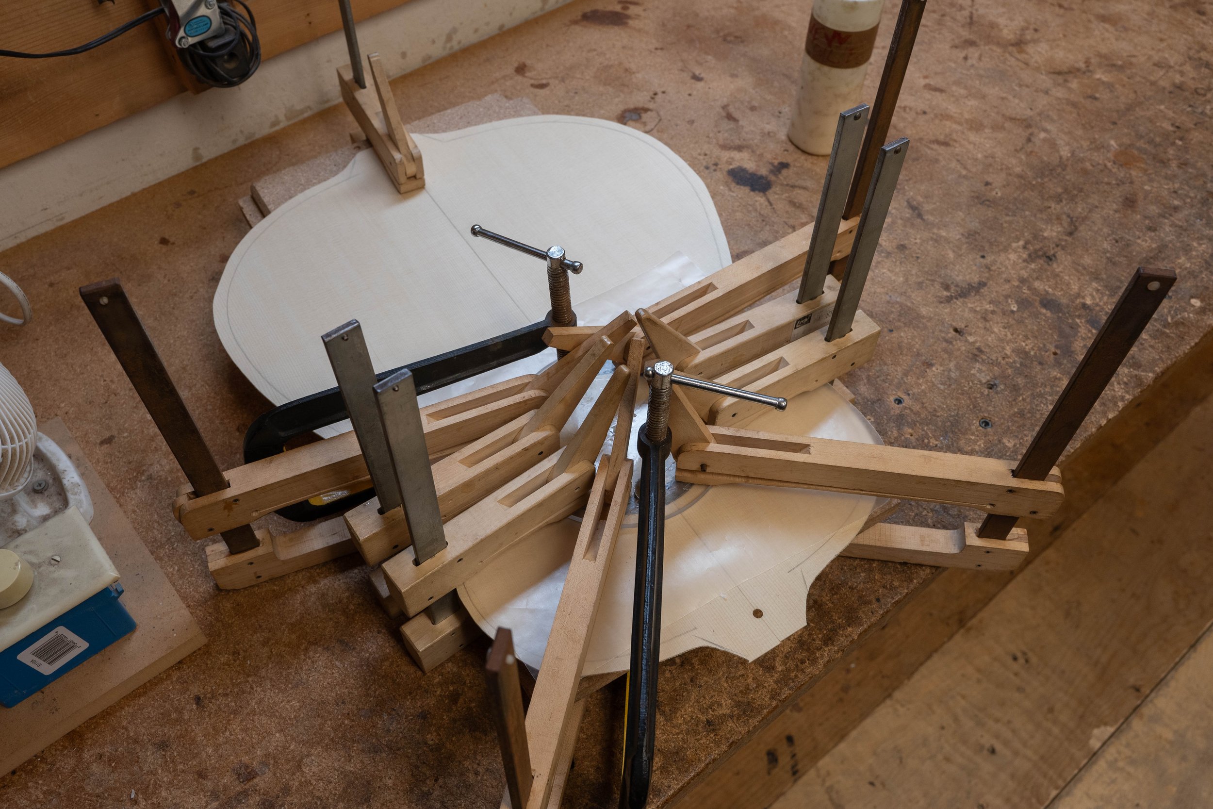 Glueing in the rosette. 