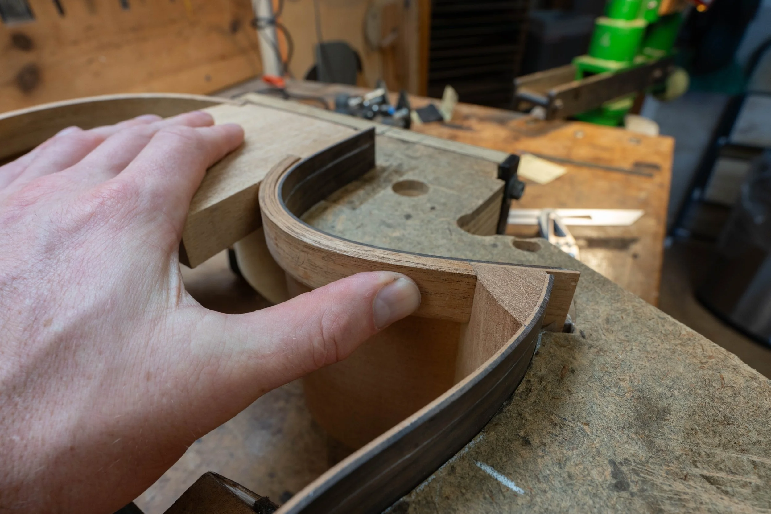 Fitting the linings in between the blocks. 