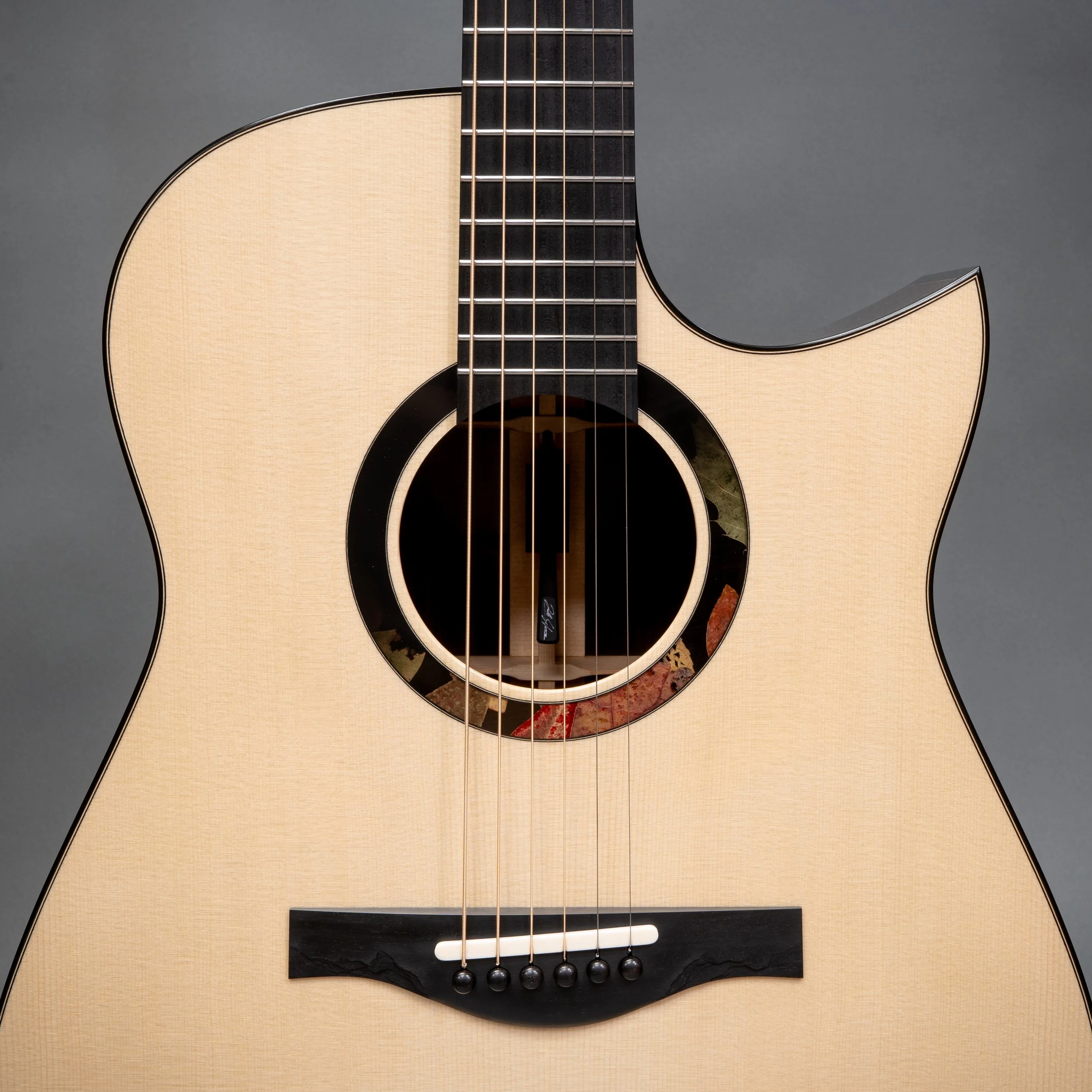 Leaves guitar rosette.