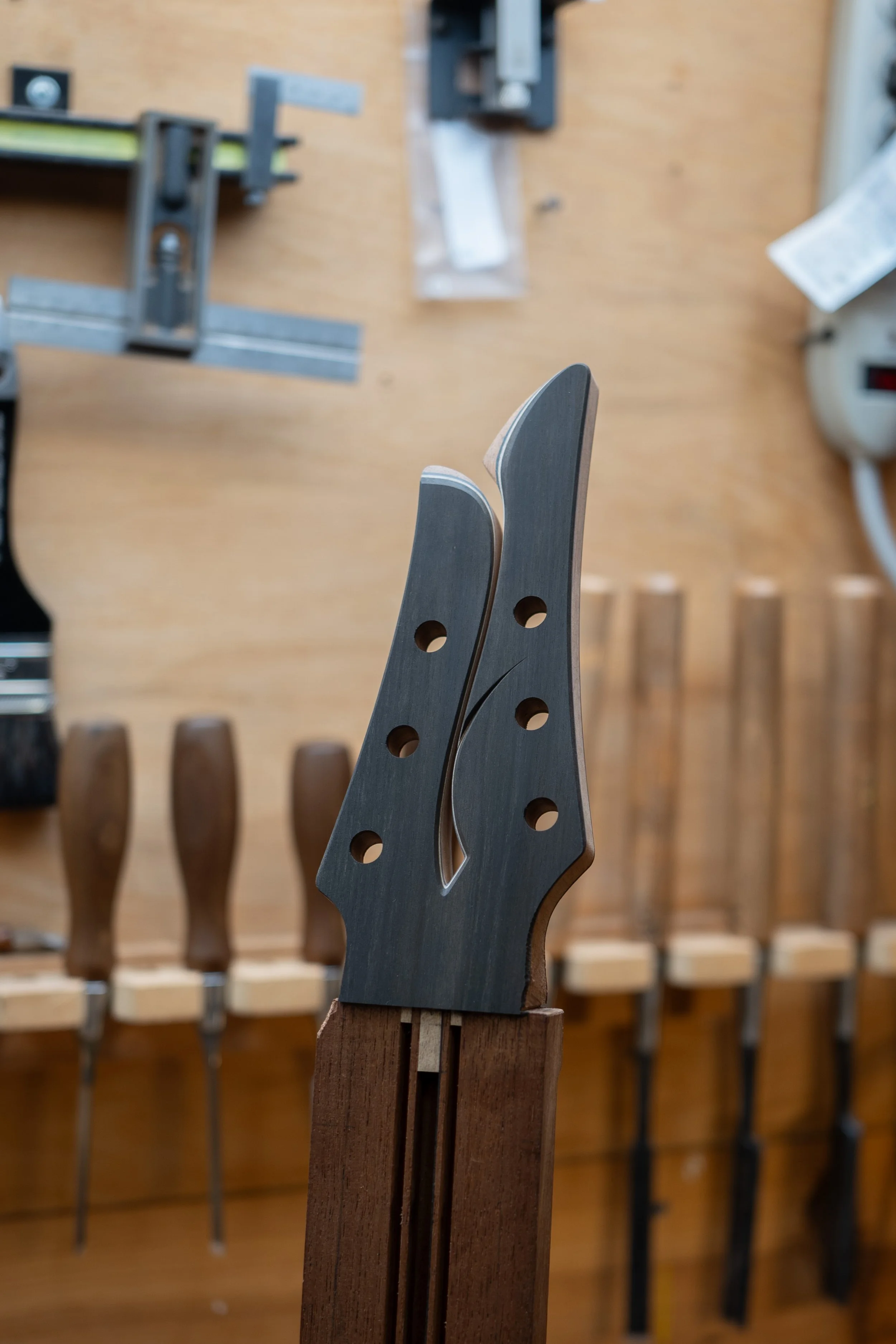 Silverman split headstock