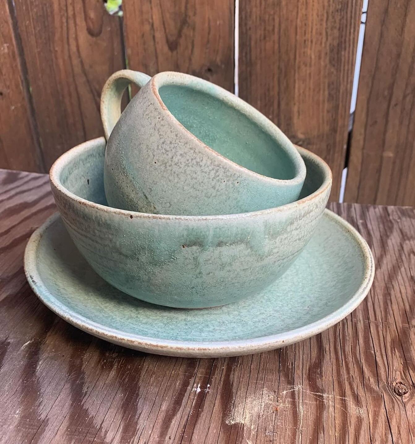 ☀️Join us this Saturday, May 11th, at Studio City&rsquo;s premier oasis @shopsatsportsmenslodge for a beautiful day of shopping small and shopping local this spring.

From 10am-4pm we&rsquo;ll be joined by none other than @betseycarterceramics @wuitu
