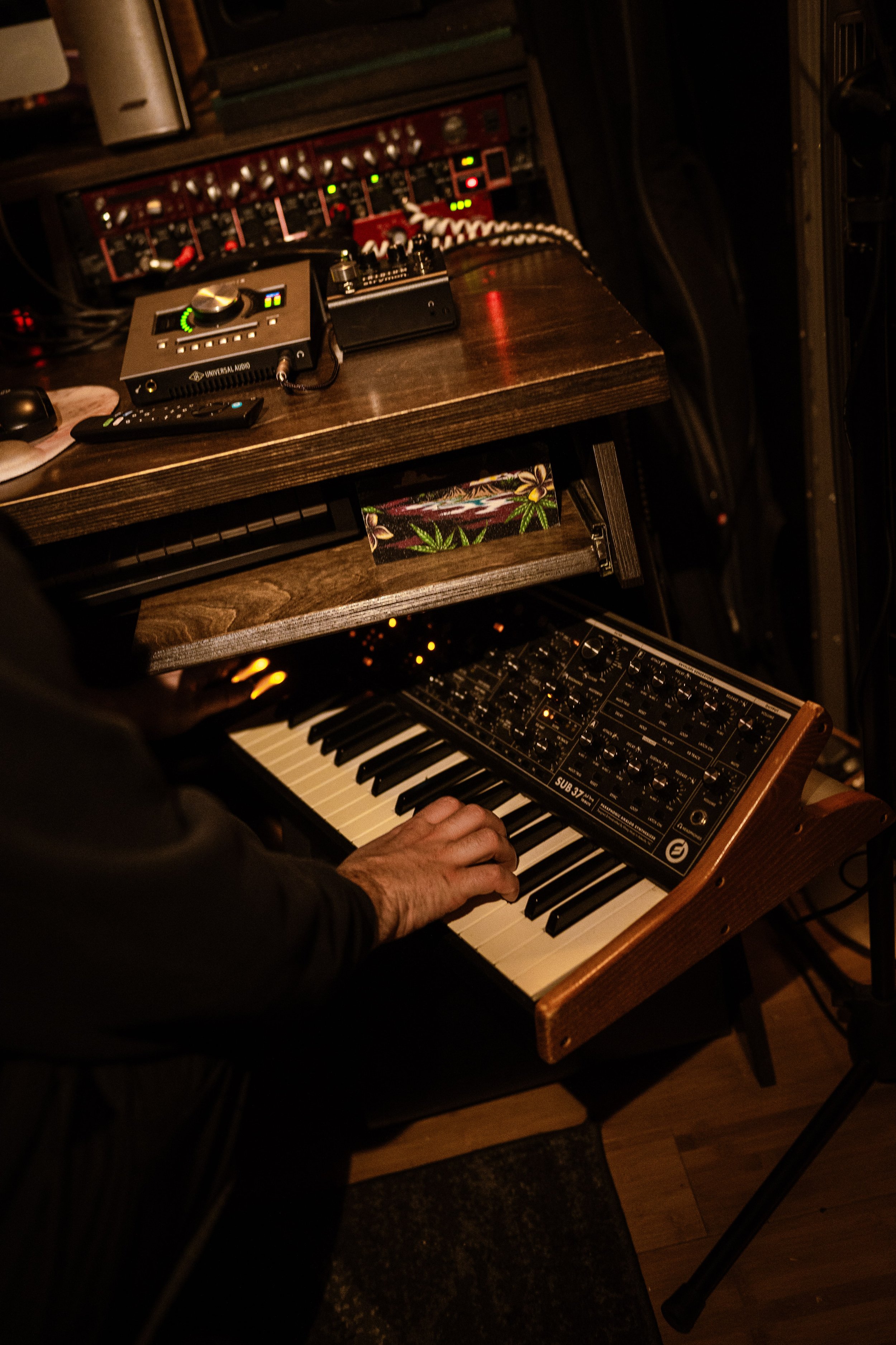 SebStudio-34-min.jpg