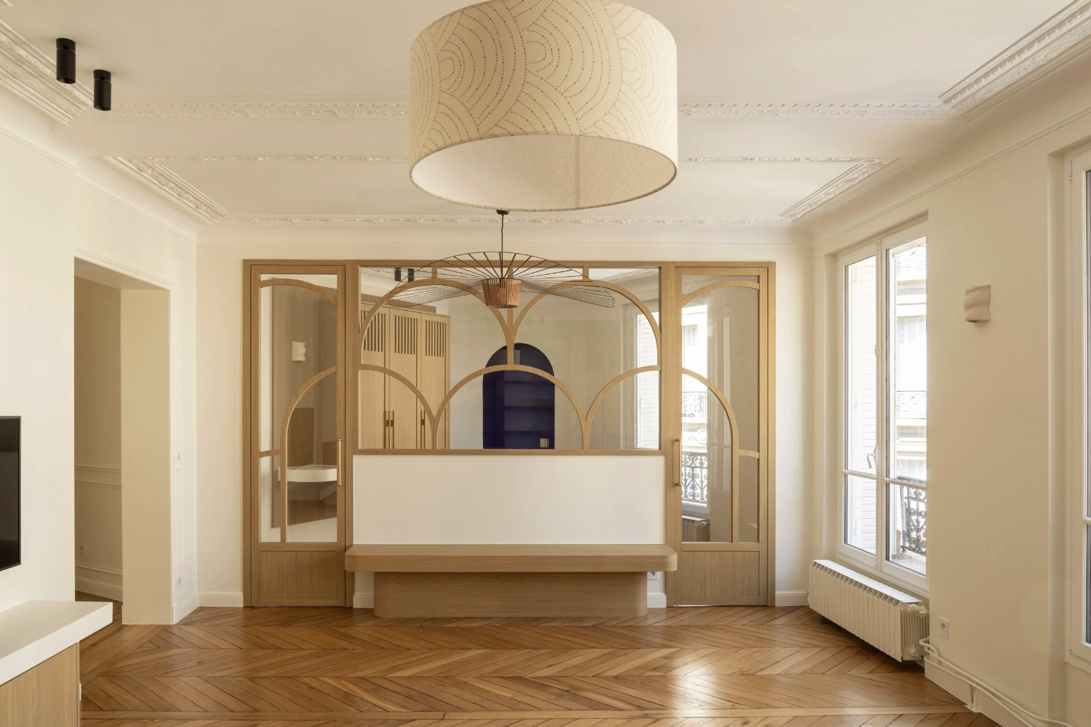 Verrières intérieures : style atelier, séparations vitrées, contraintes techniques