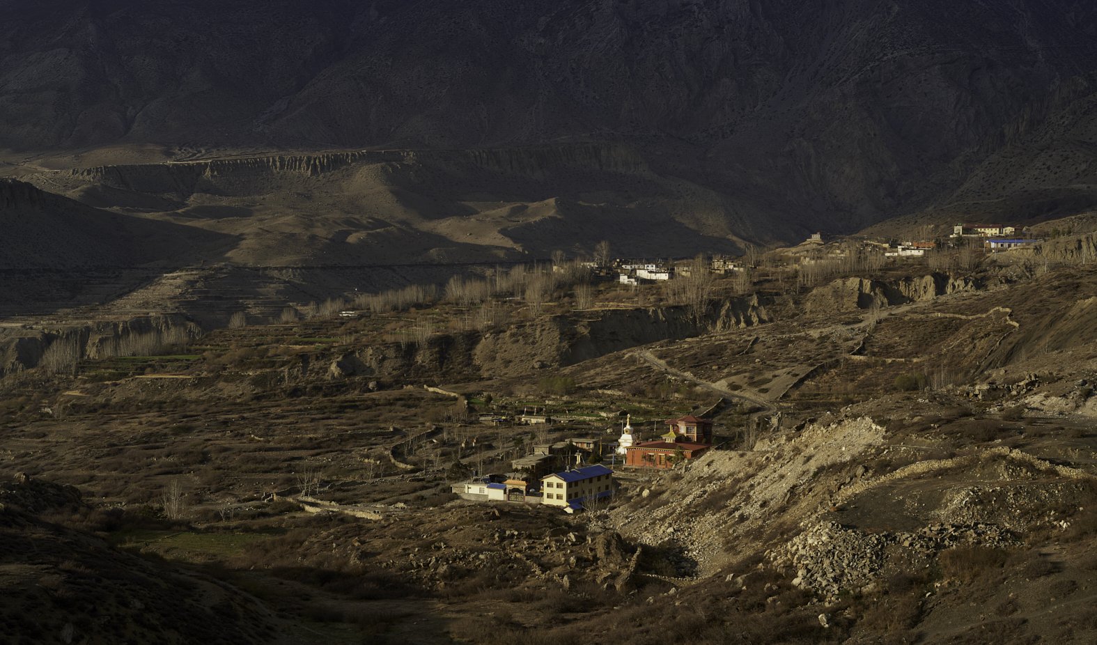 Jhong Mustang District