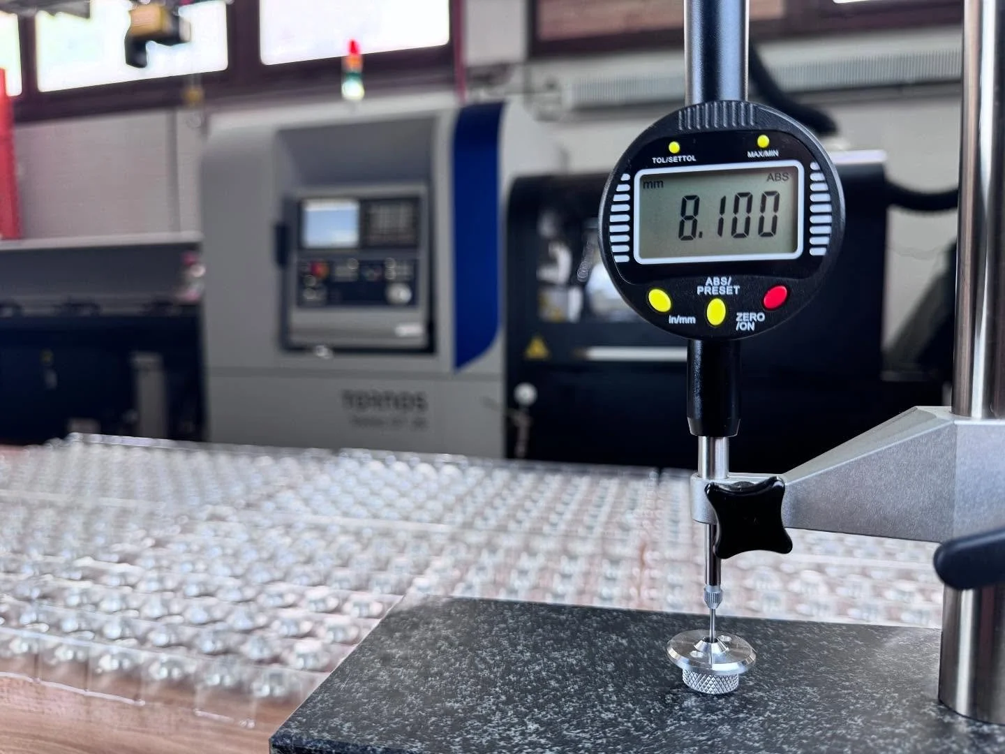 Qualit&auml;t ist kein Zufall. Qualit&auml;t ist Kontrolle.

Darum verlassen wir uns nicht auf Zufall, wir pr&uuml;fen gezielt, messen nach und haben den Prozess im Griff. 

Wer in der Serienfertigung einfach hofft, dass alles passt, liefert keine Qu