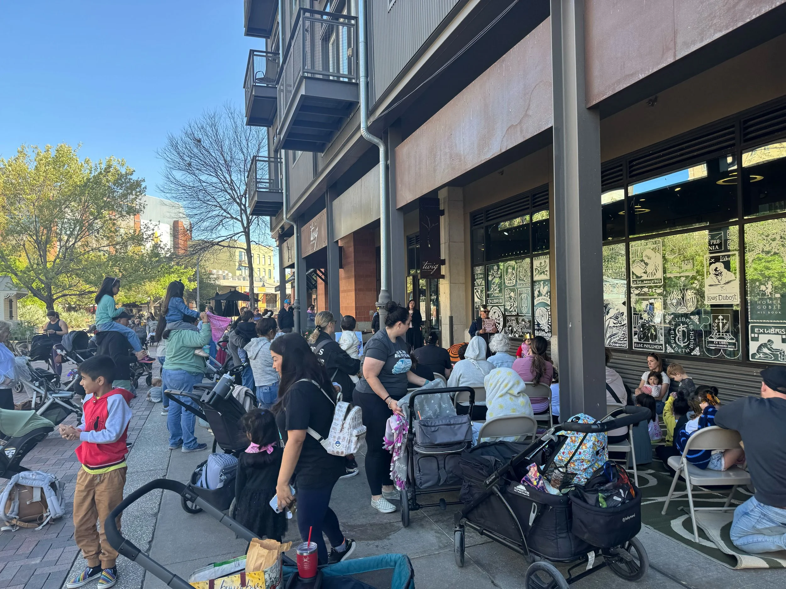 AN AMAZING 2025 FOR TIA POWER STORY HOUR WITH LOS MENTIROSOS