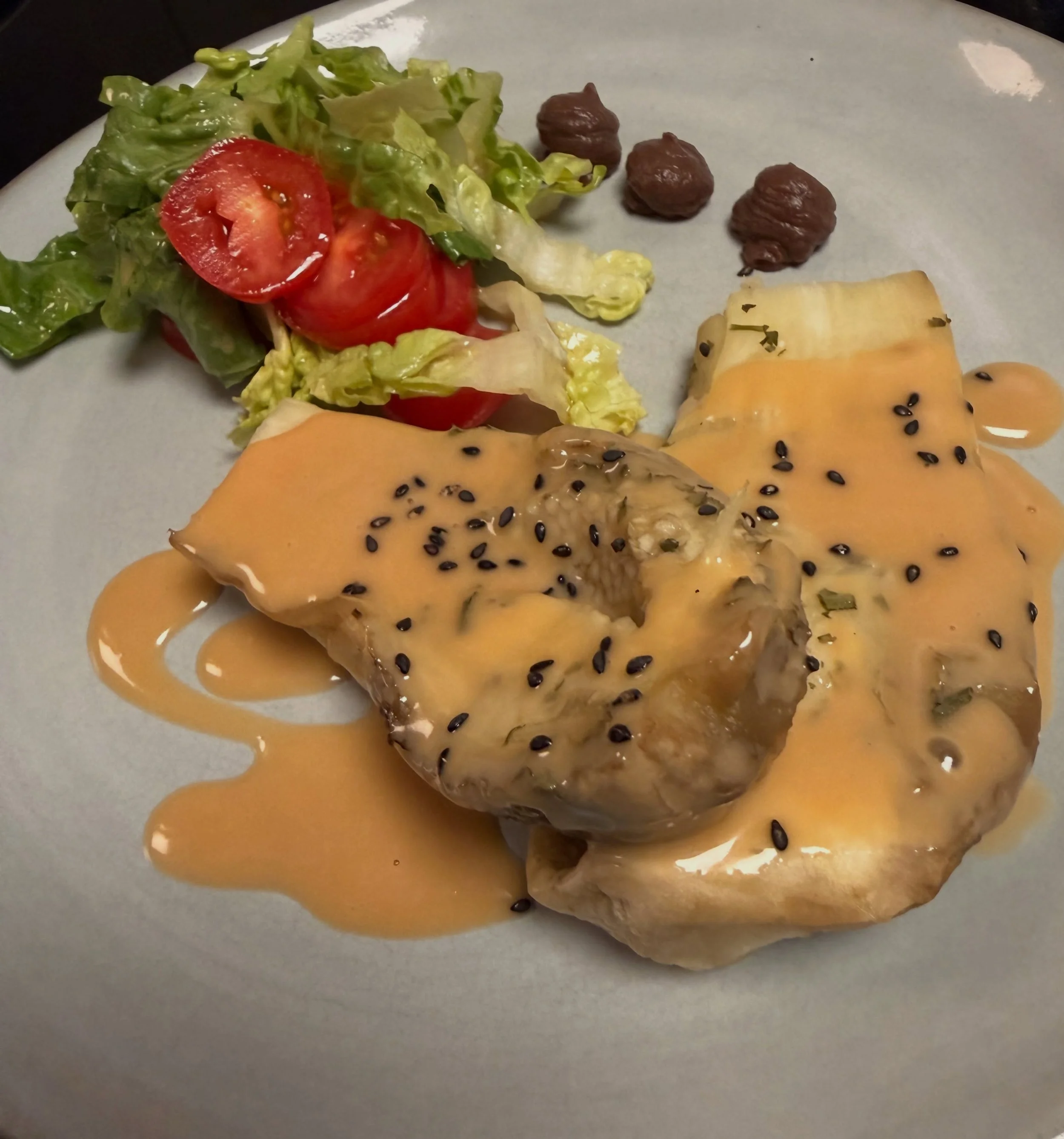 Gegrillte Aubergine, Tahina Sauce 
#zurfischerin #essen #food #genuss #restsurant