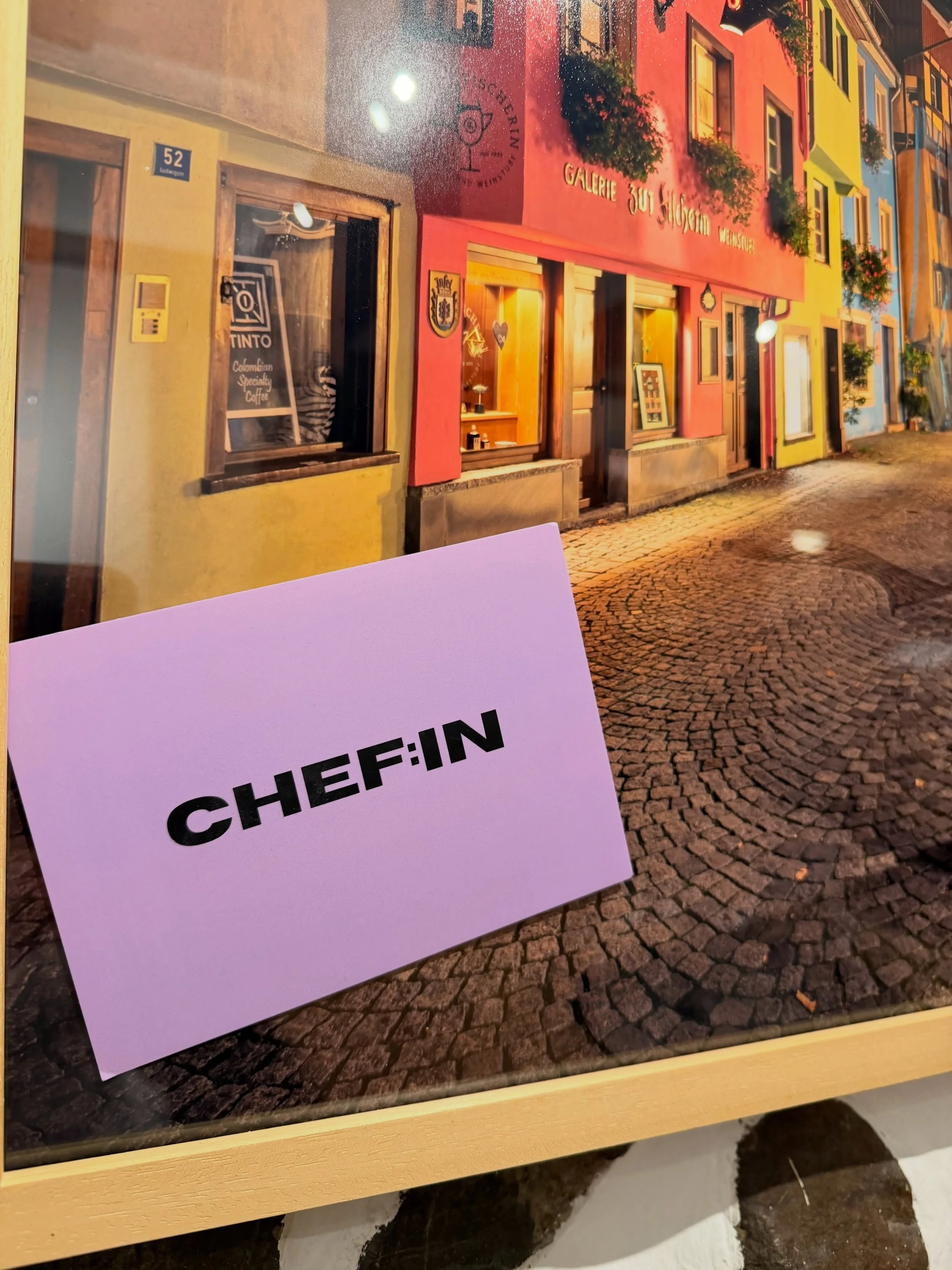 Nach 24 Jahren habe ich mir das erste mal richtige Kochkleidung geg&ouml;nnt. Warum jetzt? Es hat sich das erste Mal richtig angef&uuml;llt.
#zurfischerin #style #ilikeit #chefin #k&ouml;chin