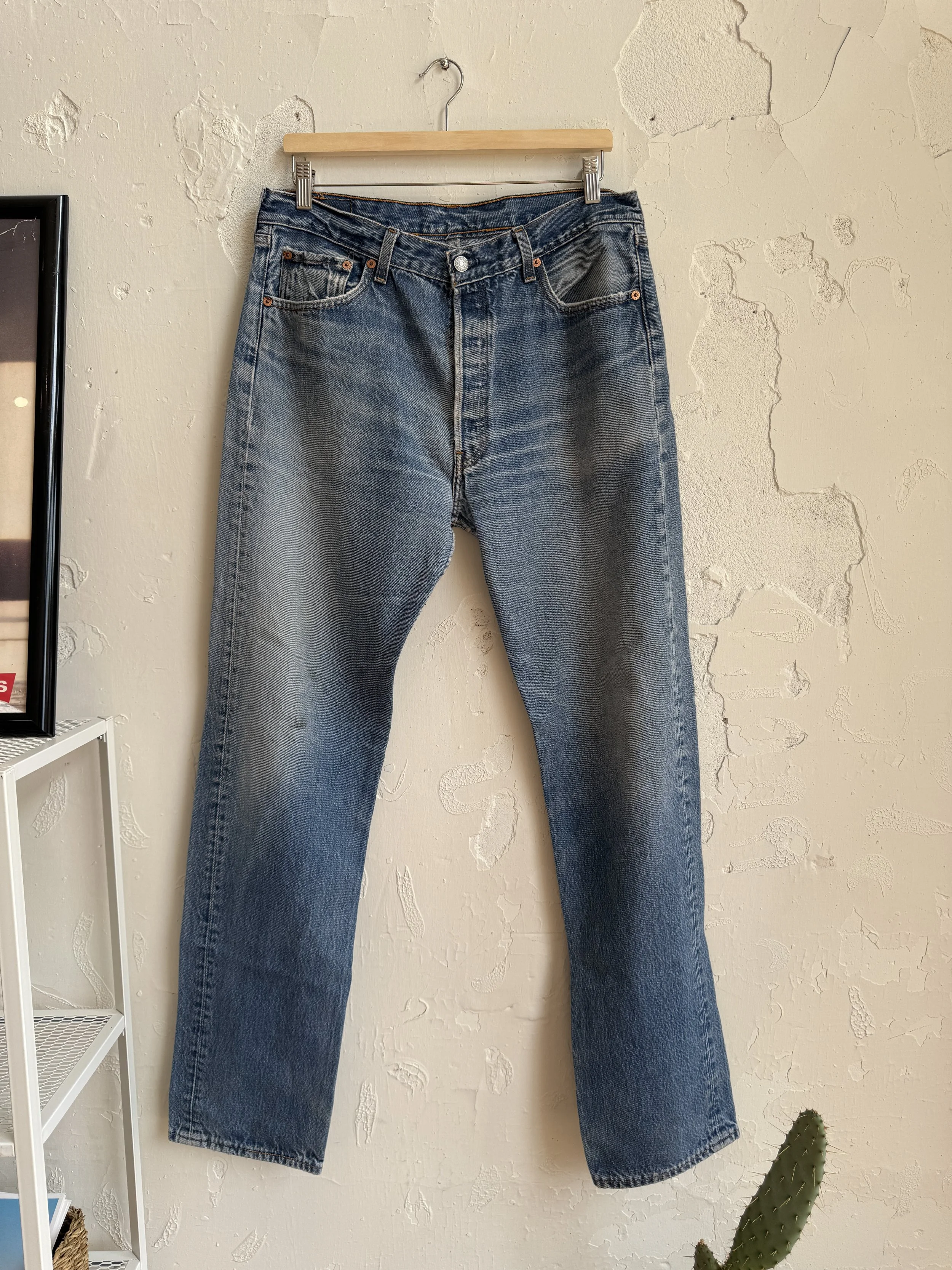 vintage levi's 501 blue jeans - Size 34"
