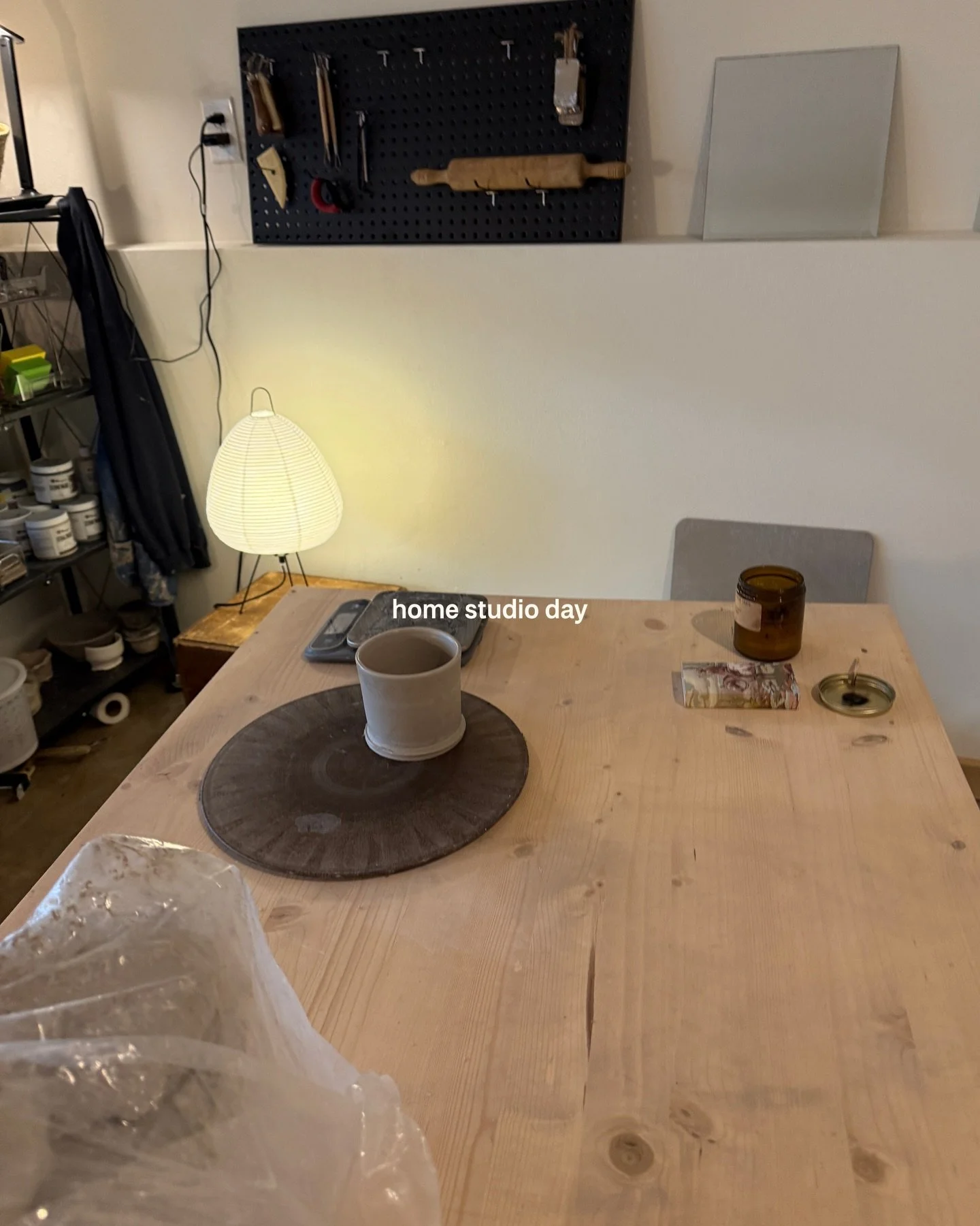 bts home studio days ☕️ 

#ceramicstudio #handmademugs