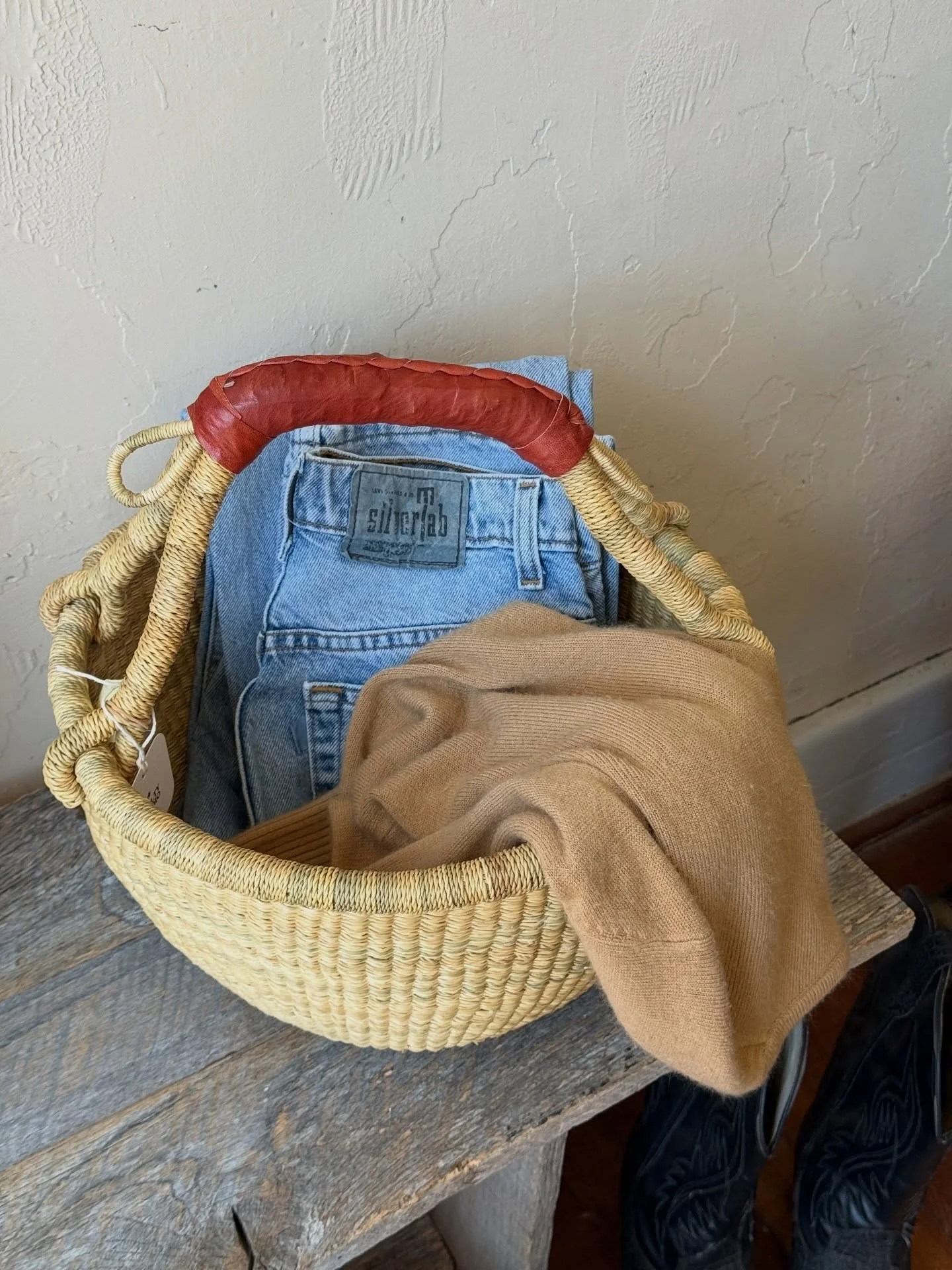 Bolga baskets are here, making storage and errands more beautiful. Fill them at the farmers market, toss in linens, show up with food or games for your get-together. A grab bag you don&rsquo;t have to put thought into. 🧺🥖💐

in store &amp; online a