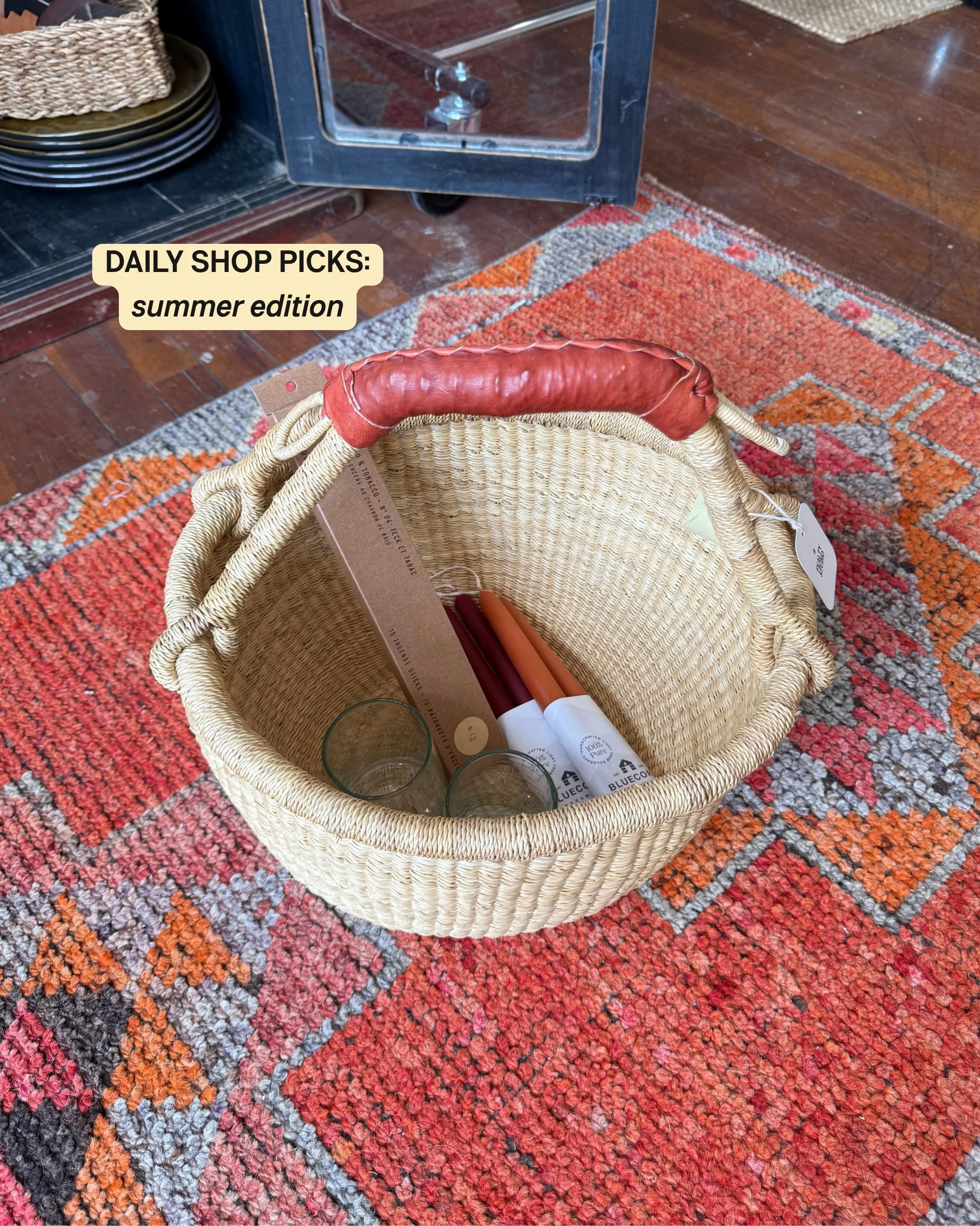 Daily shop picks : summer edition 🌞 for your table settings and picnics. A good bolga basket (duh), Moroccan glasses for incredibly refreshing drinks, beeswax candles to set the mood, and incense to keep the mosquitos away (I have a customer who swe