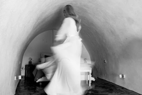 WILD & FREE ELOPEMENT IN SANTORINI