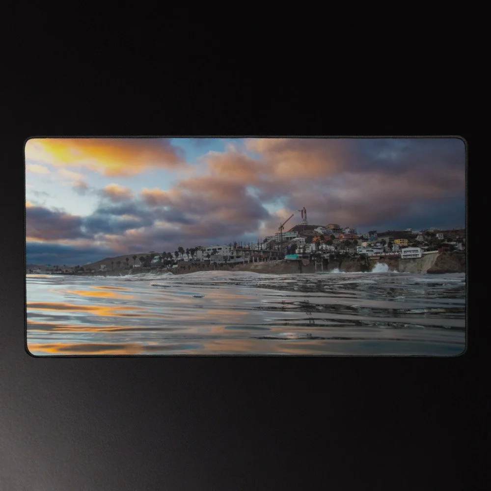 Atardecer con el Cristo del Sagrado Corazon - 16x32 Photography Desk Mat