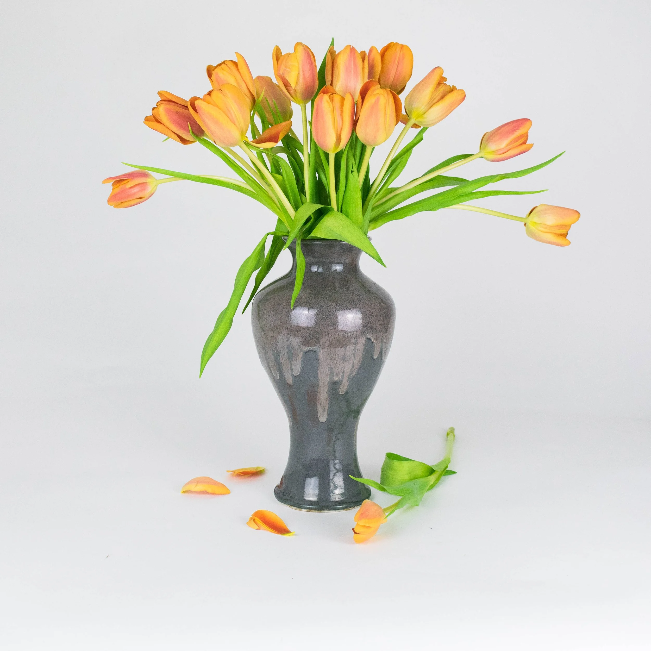 Vase in Grey
Porcelain,
2024