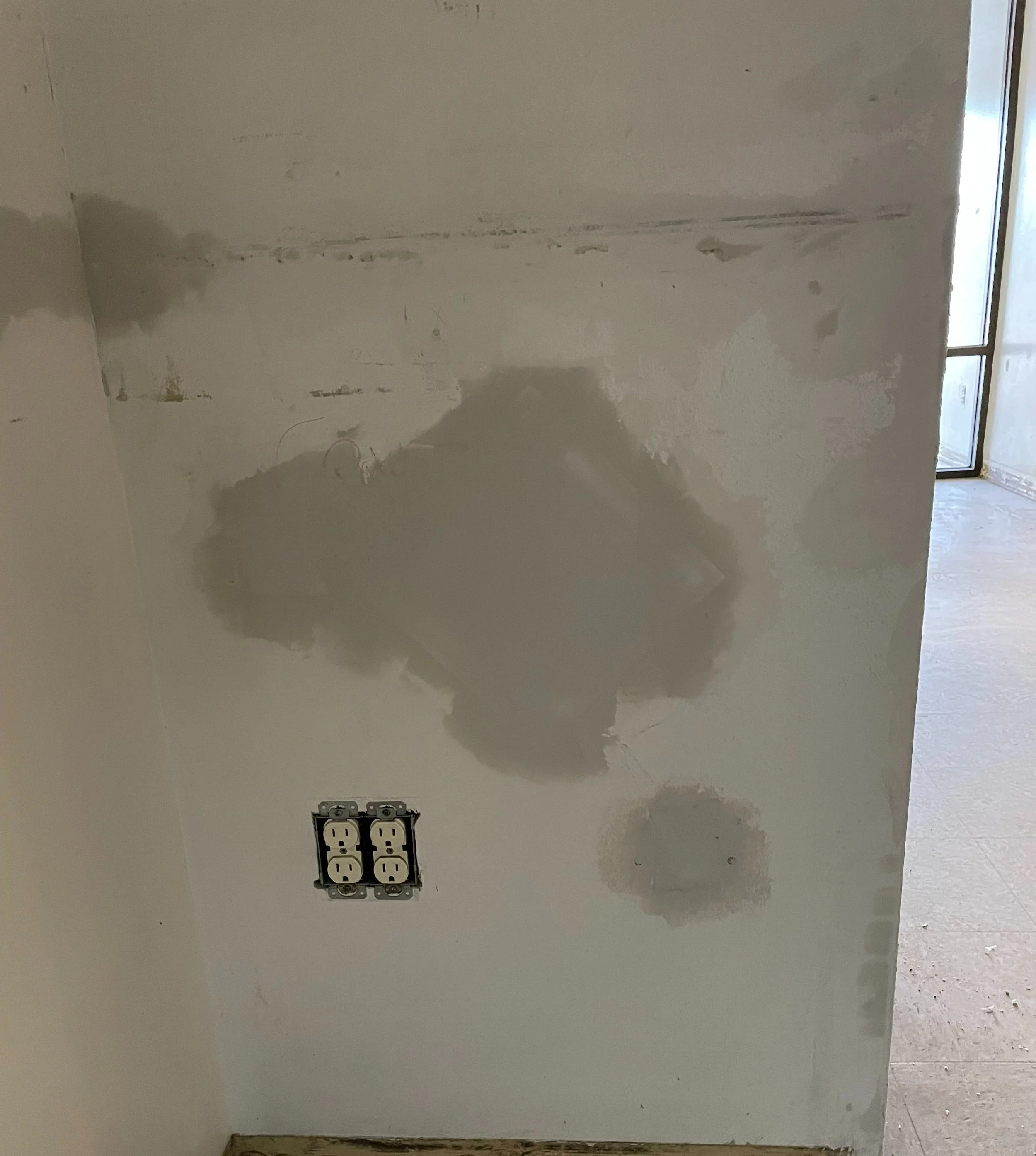 Dry wall plaster repair texture texturize damaged drywall