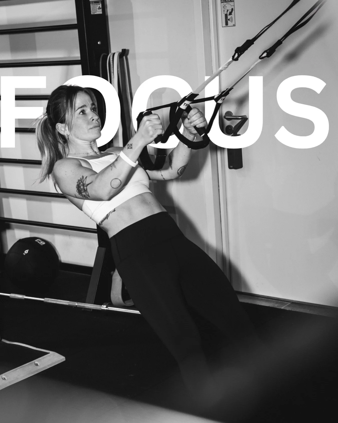 Train with intention, not just high volume.
Be smart: have a plan, stay consistent and keep showing up for yourself ✌🏻

TRAINING CROSSFIT
COACHING