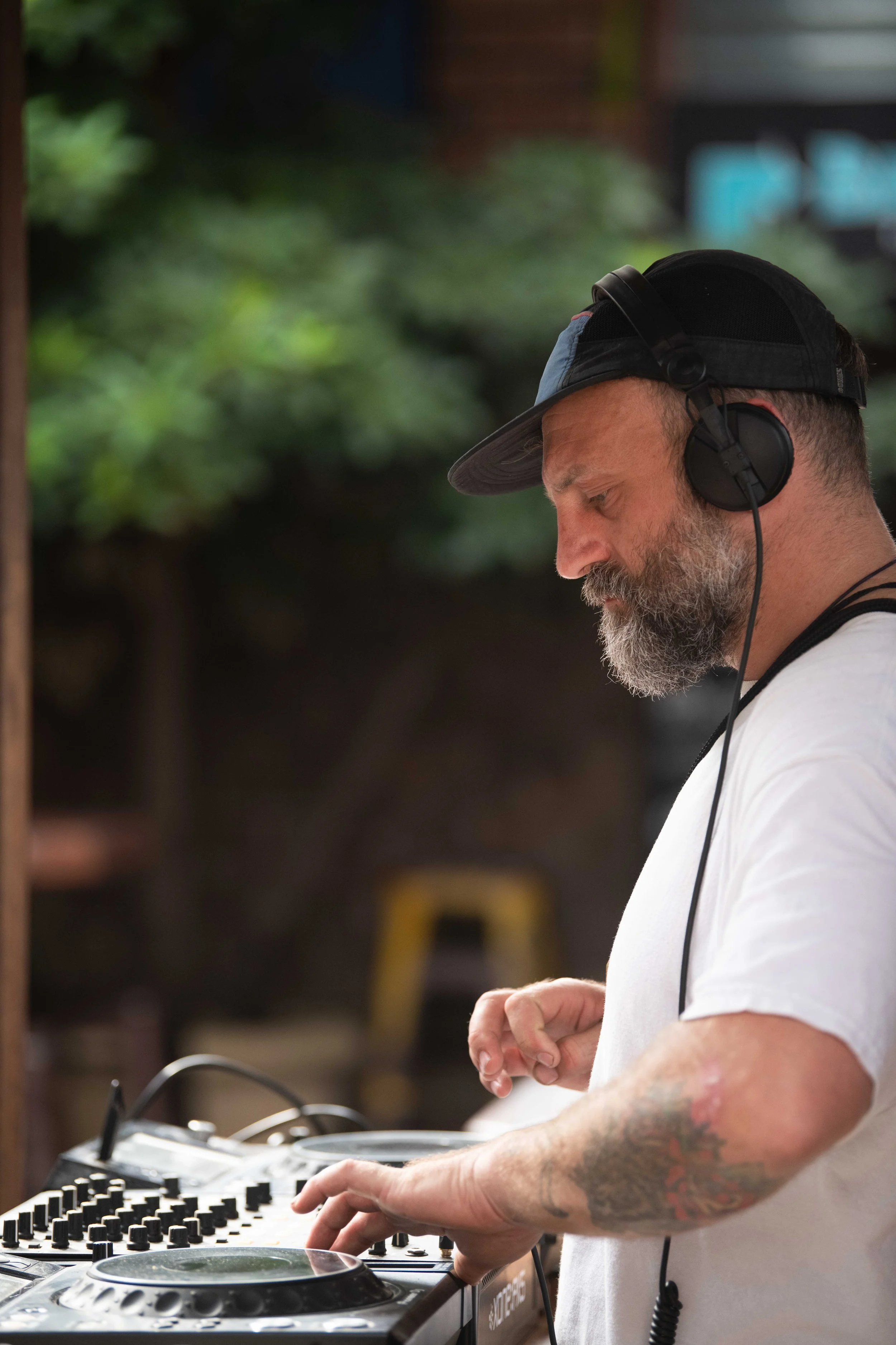 Local's Christmas-35.jpg