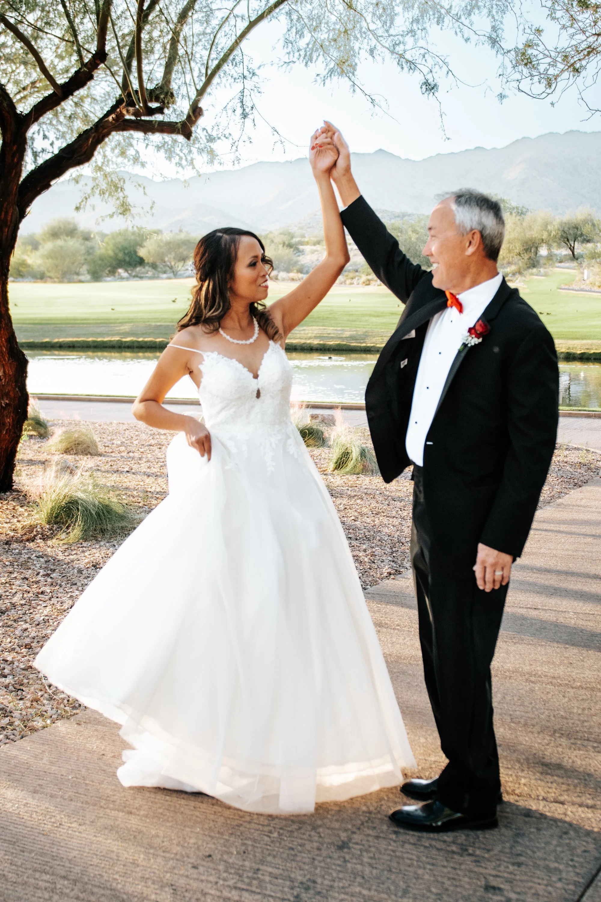 portland-oregon-wedding-photographer-bride-and-groom.jpg