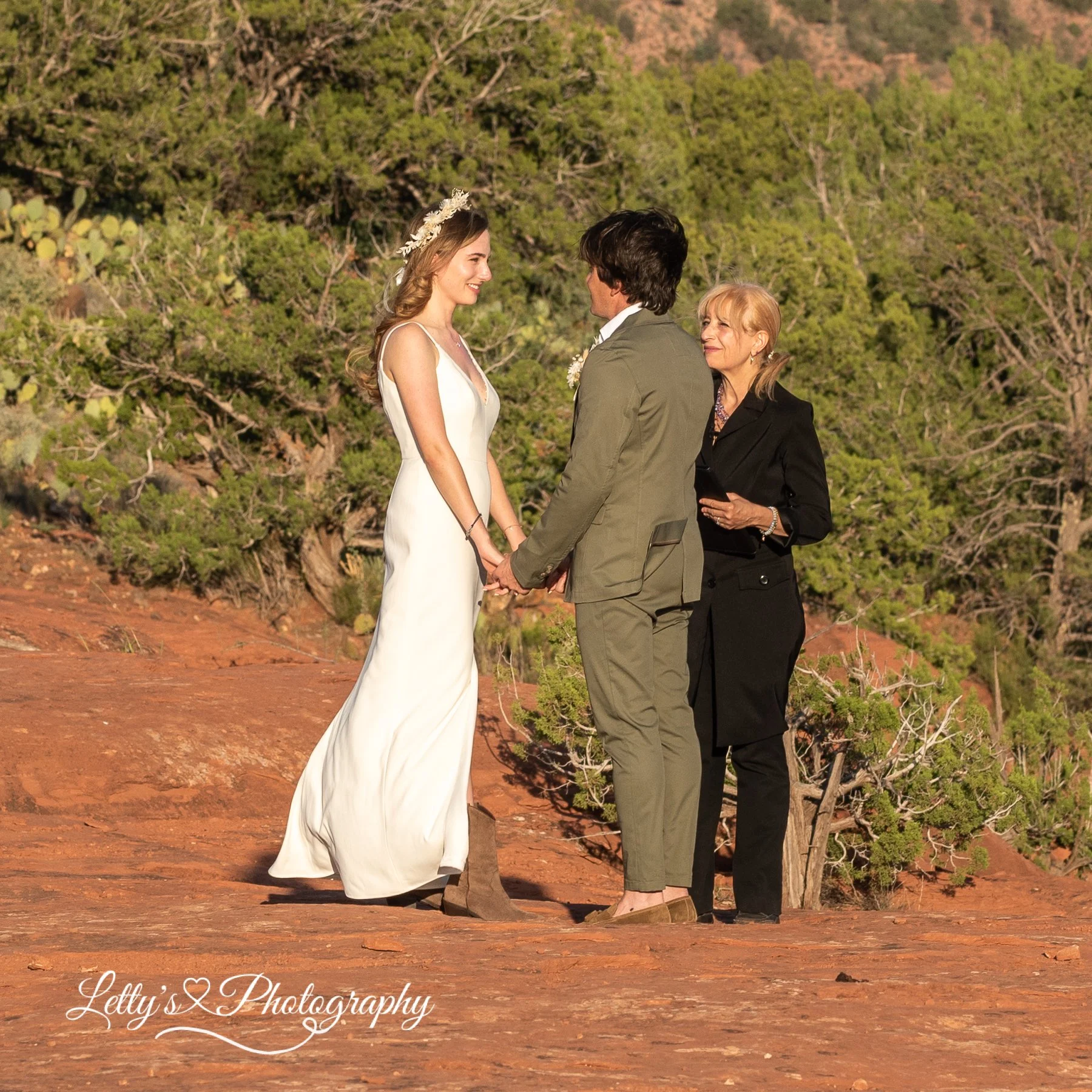 Elopement-ceremony-destination-wedding-photographer-portland-oregon.jpg