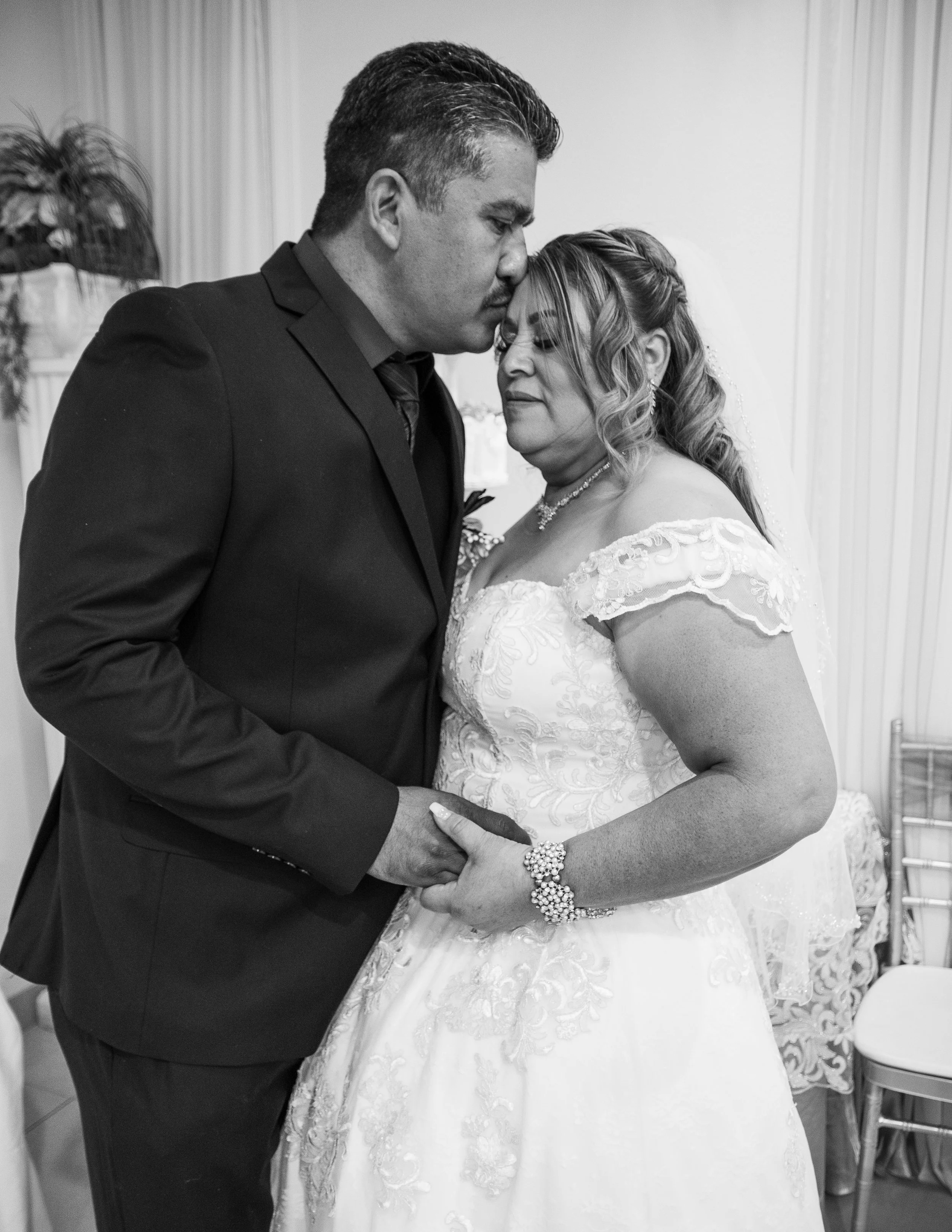 hillsboro-wedding-photographer-micro-wedding.jpg