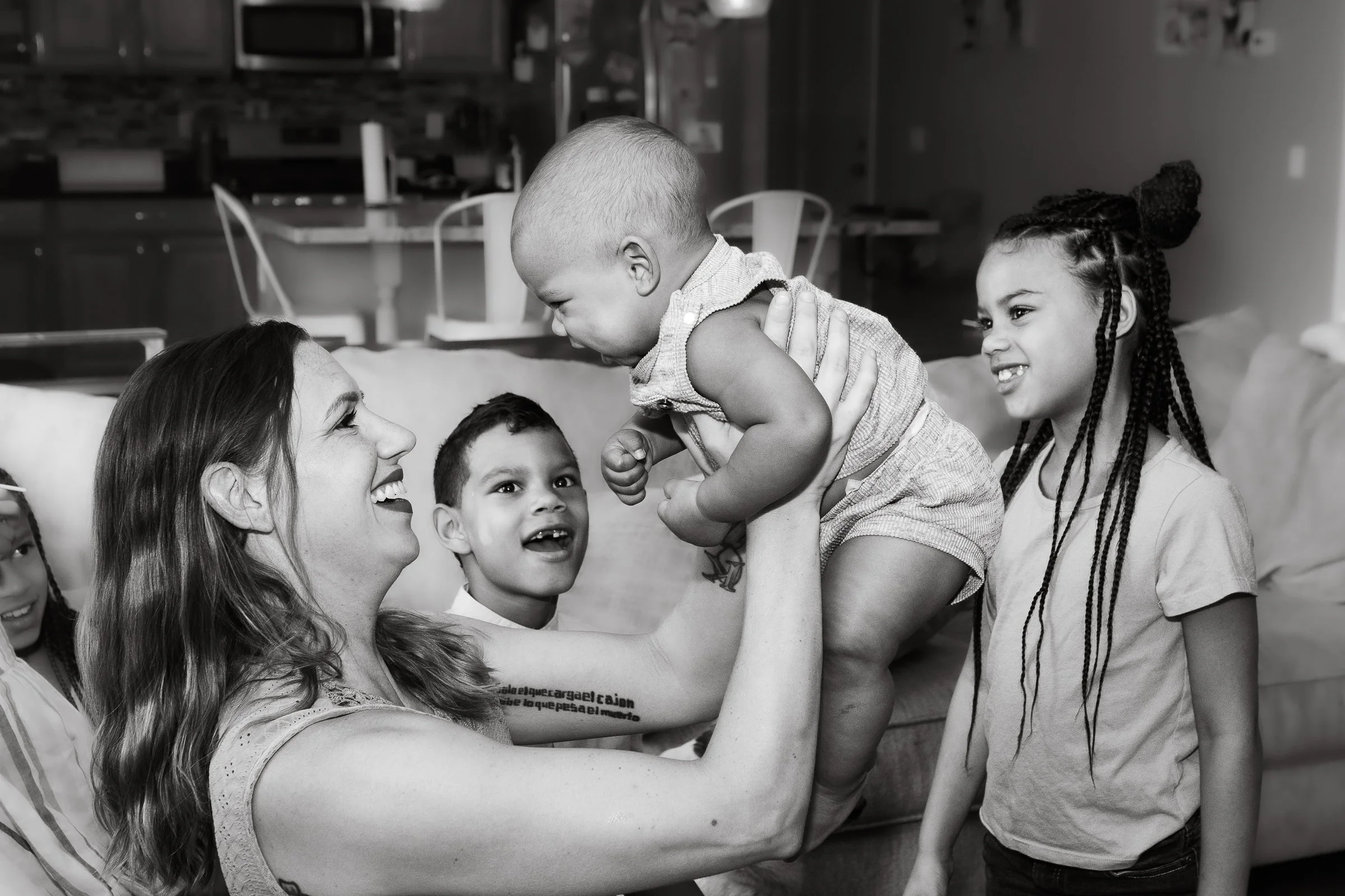 Portland-oregon-photographer-in-home-family-session.jpg