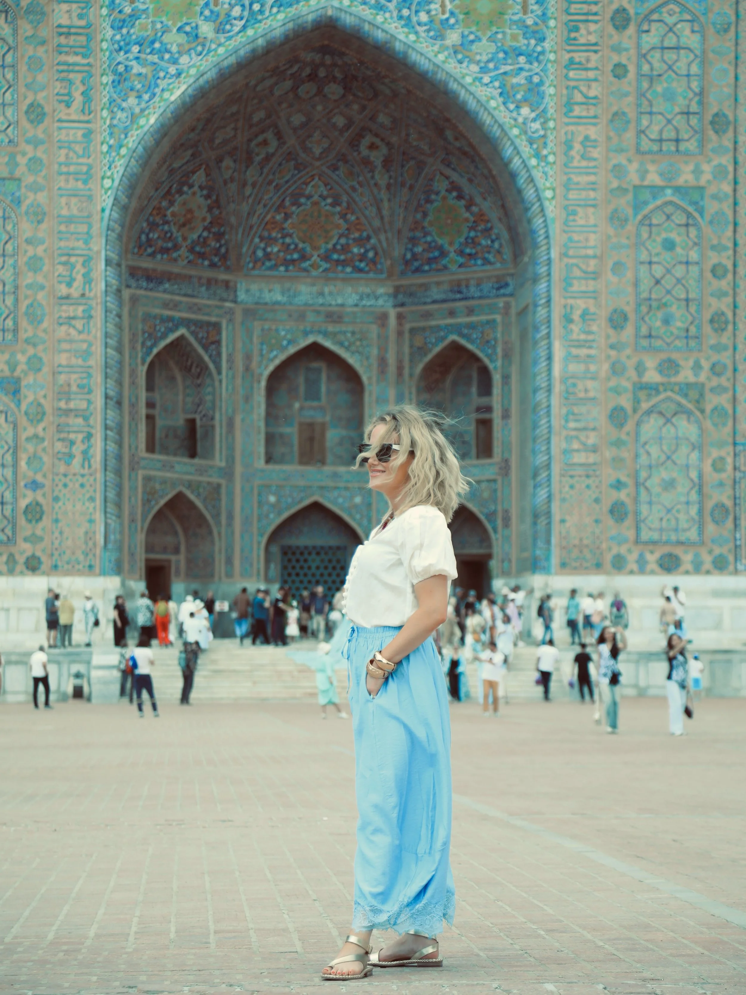 To getting lost in the breathtaking blues of Uzbekistan 🩵✨

#uzbekistan🇺🇿 #samarkand #solotrip #solotraveller #adventurer
