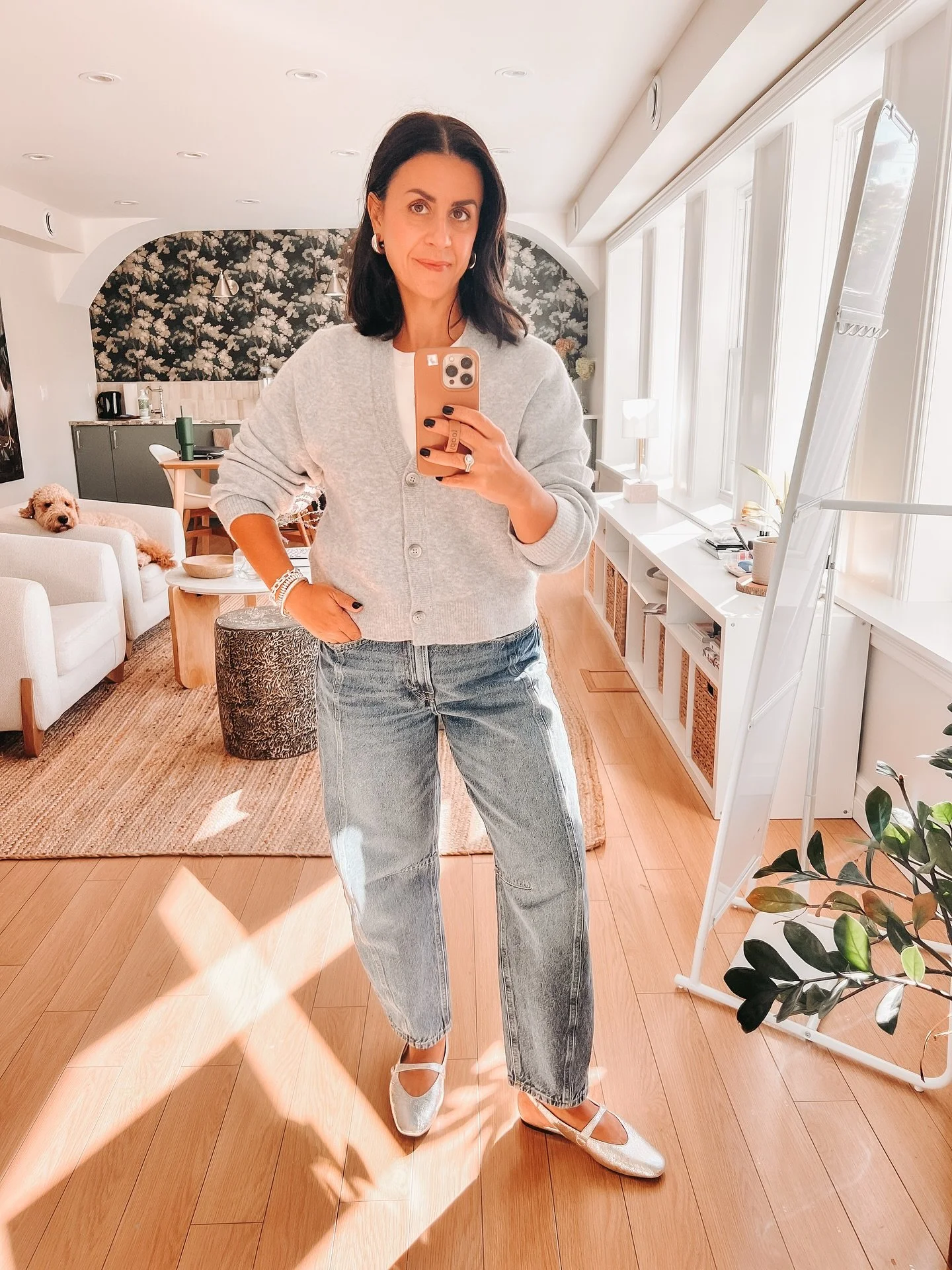 What I&rsquo;ve been wearing lately &hellip;

I lean into my basics hard, and always have a dress ready when the occasion or mood calls for it 🖤 

What basics do you lean into the most? Tell me in the comments ⬇️ 
.
.
.

personal stylist, wardrobe b