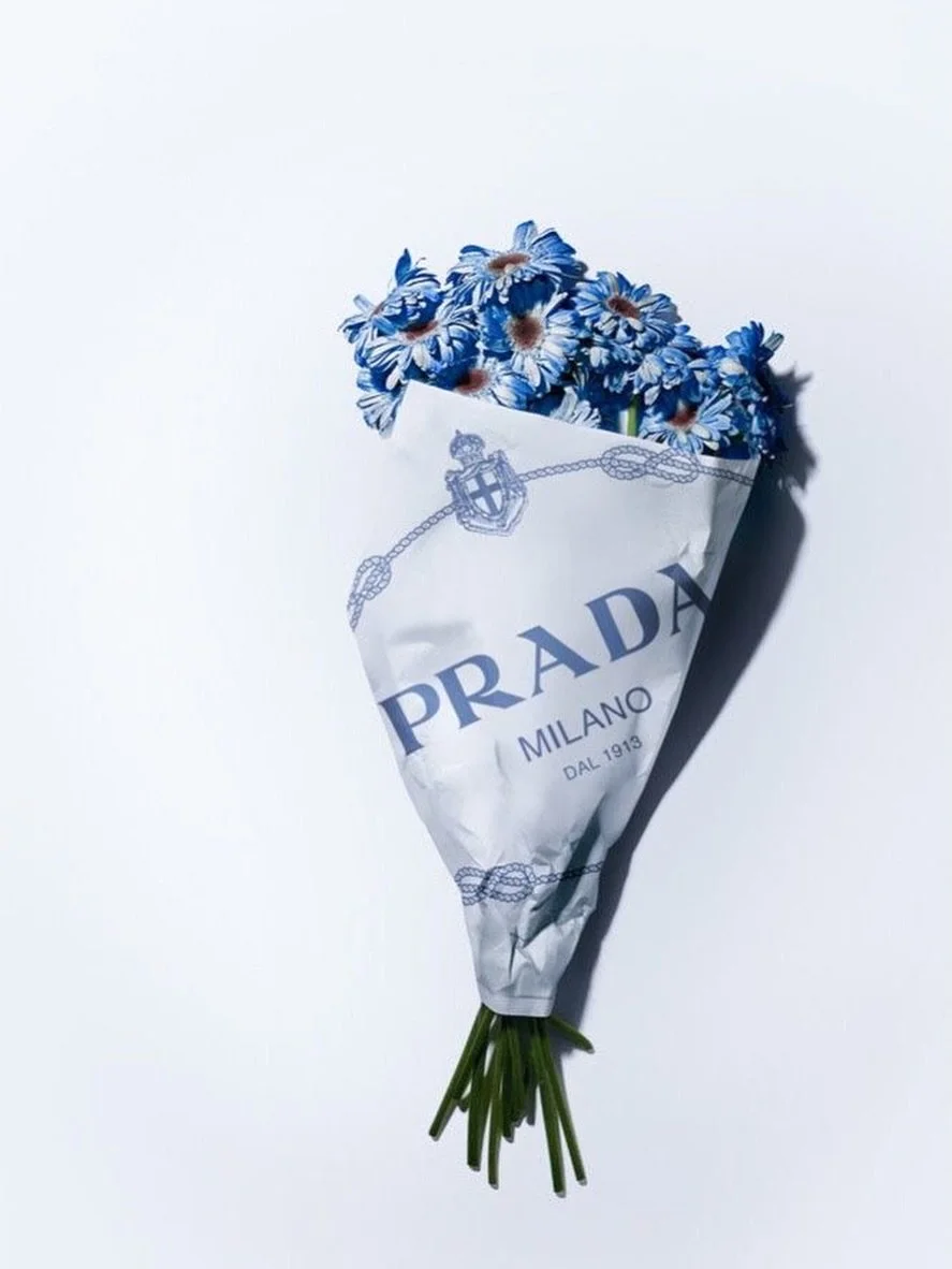 When in doubt, always gift flowers 🤍