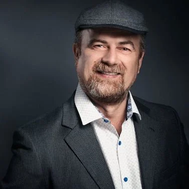 Aryo Falakrou