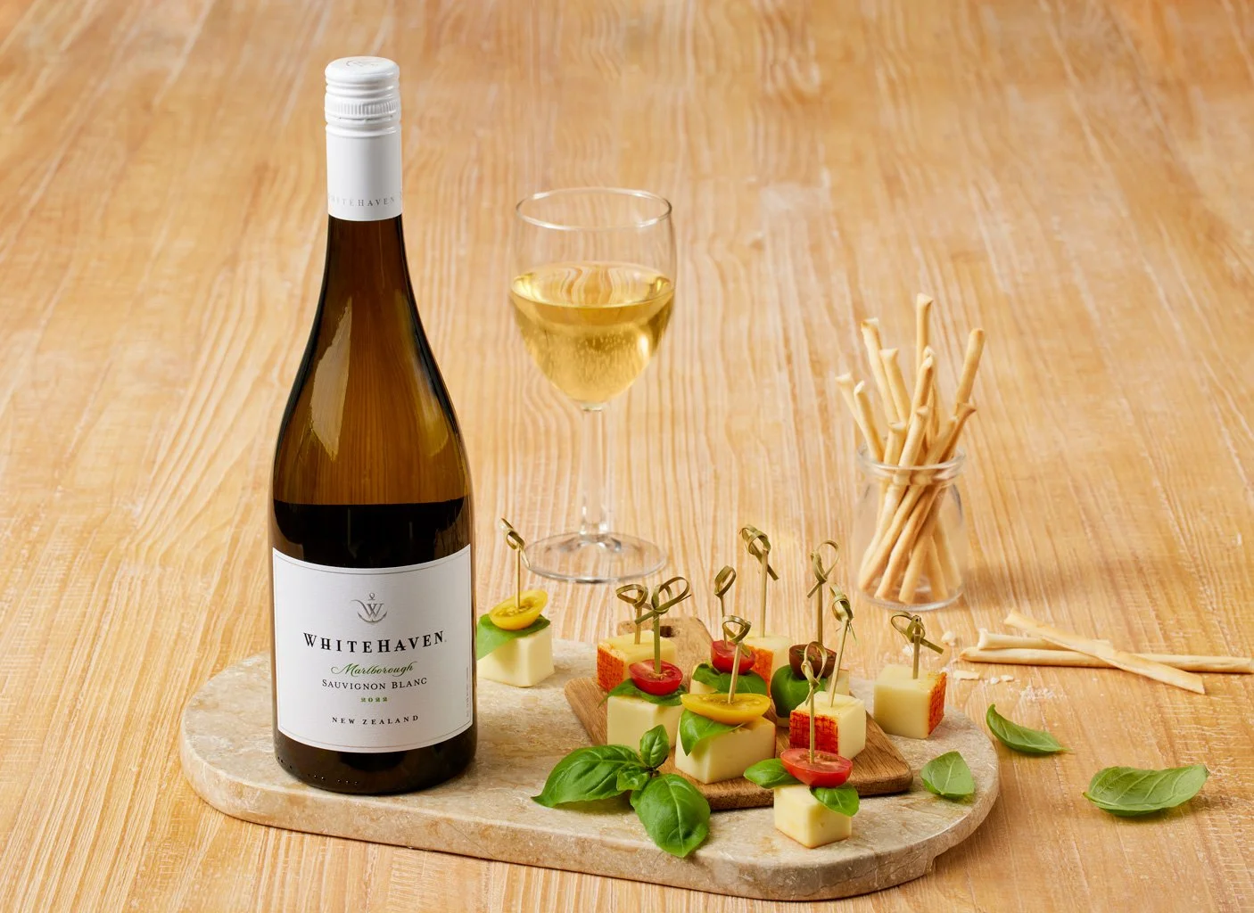 2023-FT-Holiday-Foods_WineWhitehaven_4x3.jpg