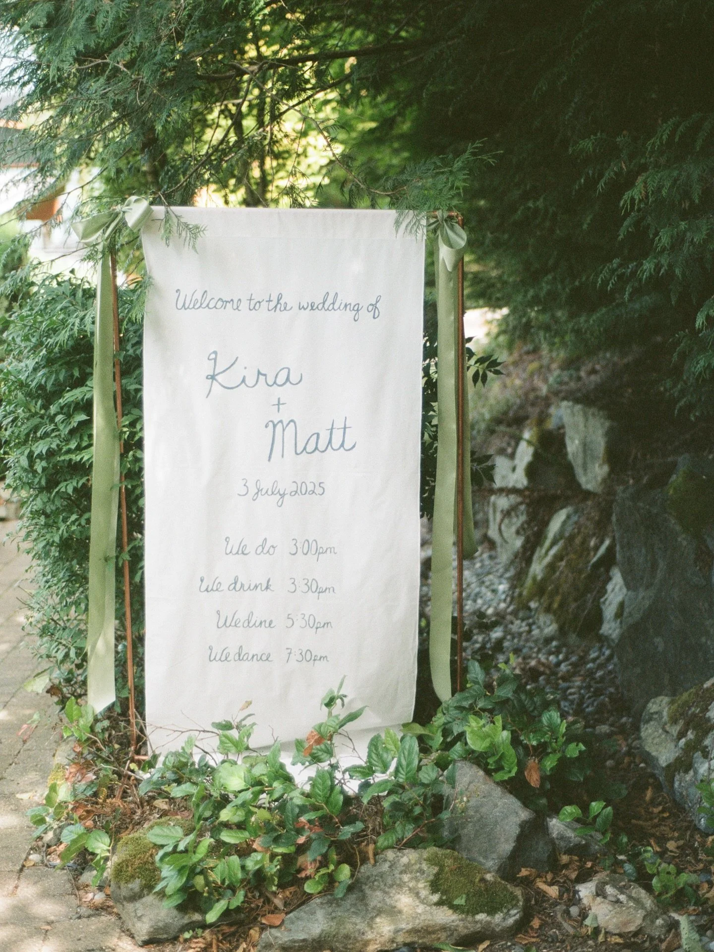 A summer afternoon on the lake could not have been more fitting for Kira &amp; Matt to get married surrounded by all of their favourite people 🌿🌸 all on film!