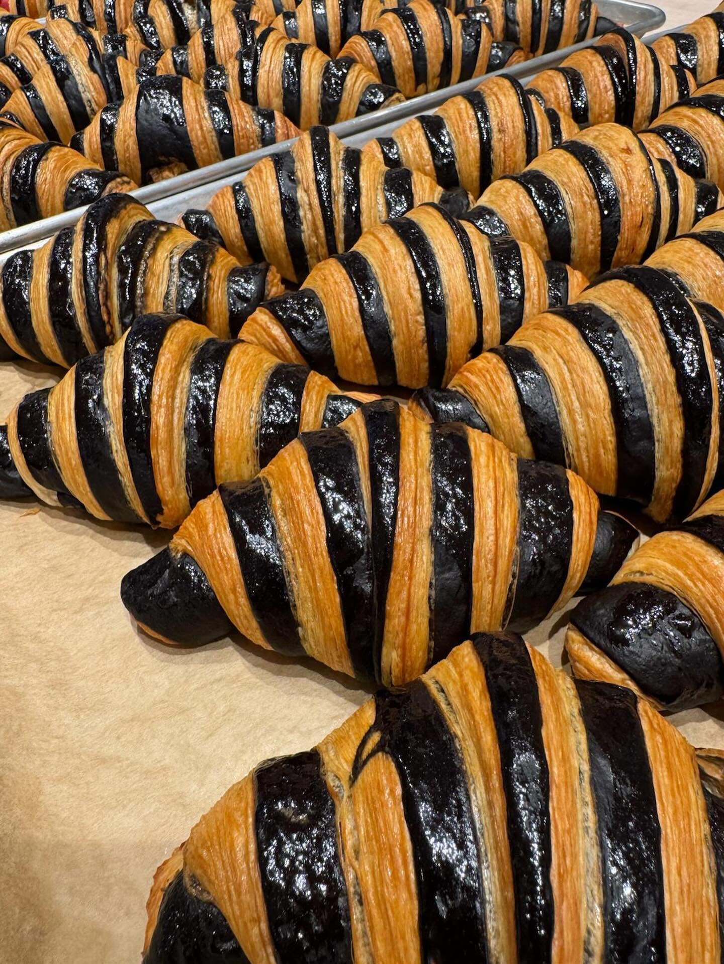Fun lil&rsquo; custom order 🖤

You can find our order form on our website. With our small but mighty team of awesome bakers we do our best to fulfill all your requests!