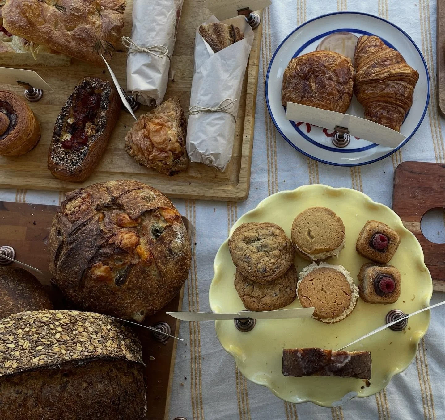 If you don&rsquo;t get a chance to swing by the shop you can always find us at the @portolavalleyfarmersmarket every Thursday from 2-6. We bring our full line up of breads and pastries for our market buddies. See you soon!