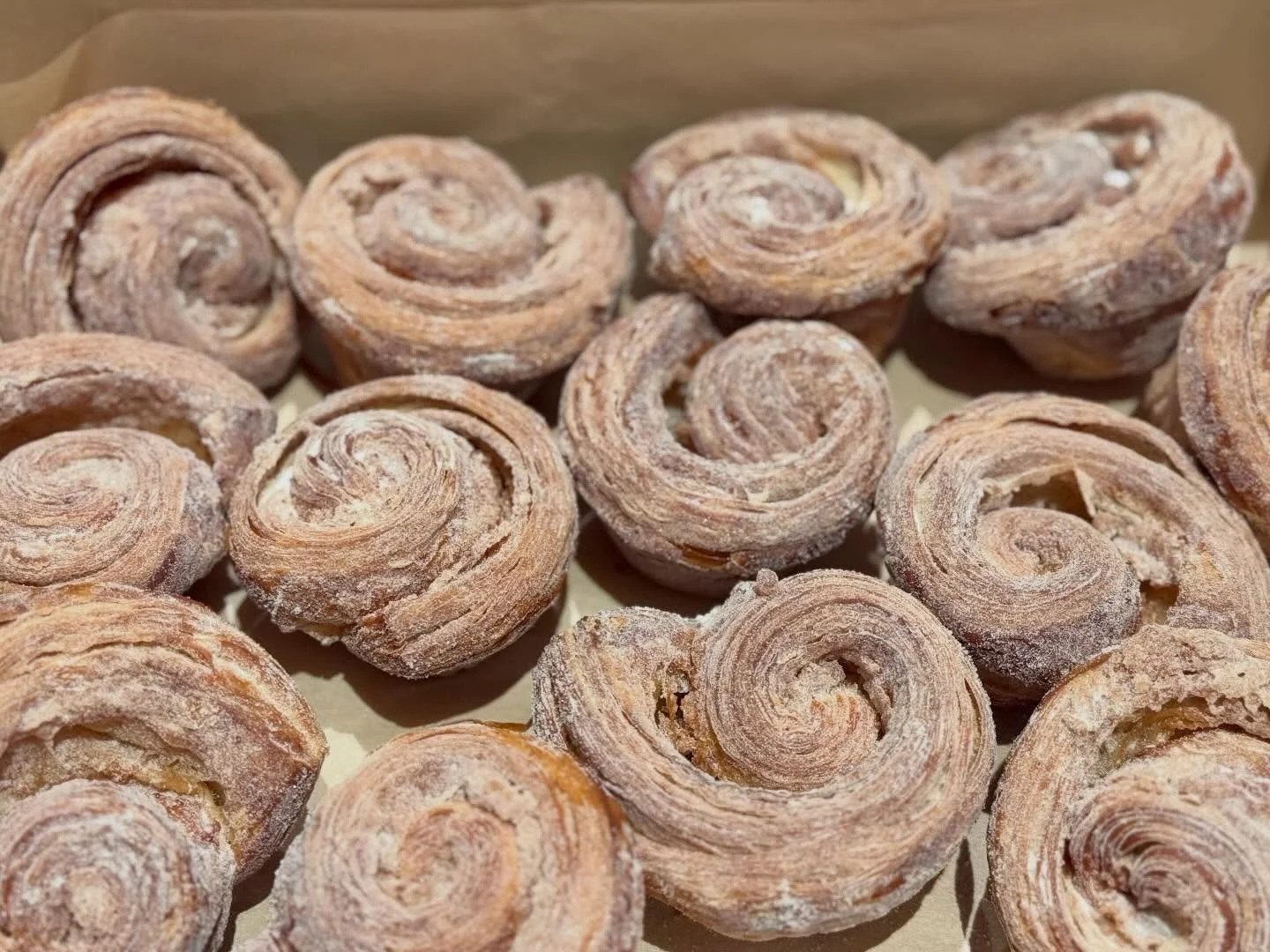 MINI Viennoiserie! Don&rsquo;t forget about our mini suite of pastries for your next party or event!

💥mini croissant
💥mini pain au chocolat
💥mini almond snail
💥mini sweet morning bun
💥mini ham &amp; cheese croissant
💥mini currant scone