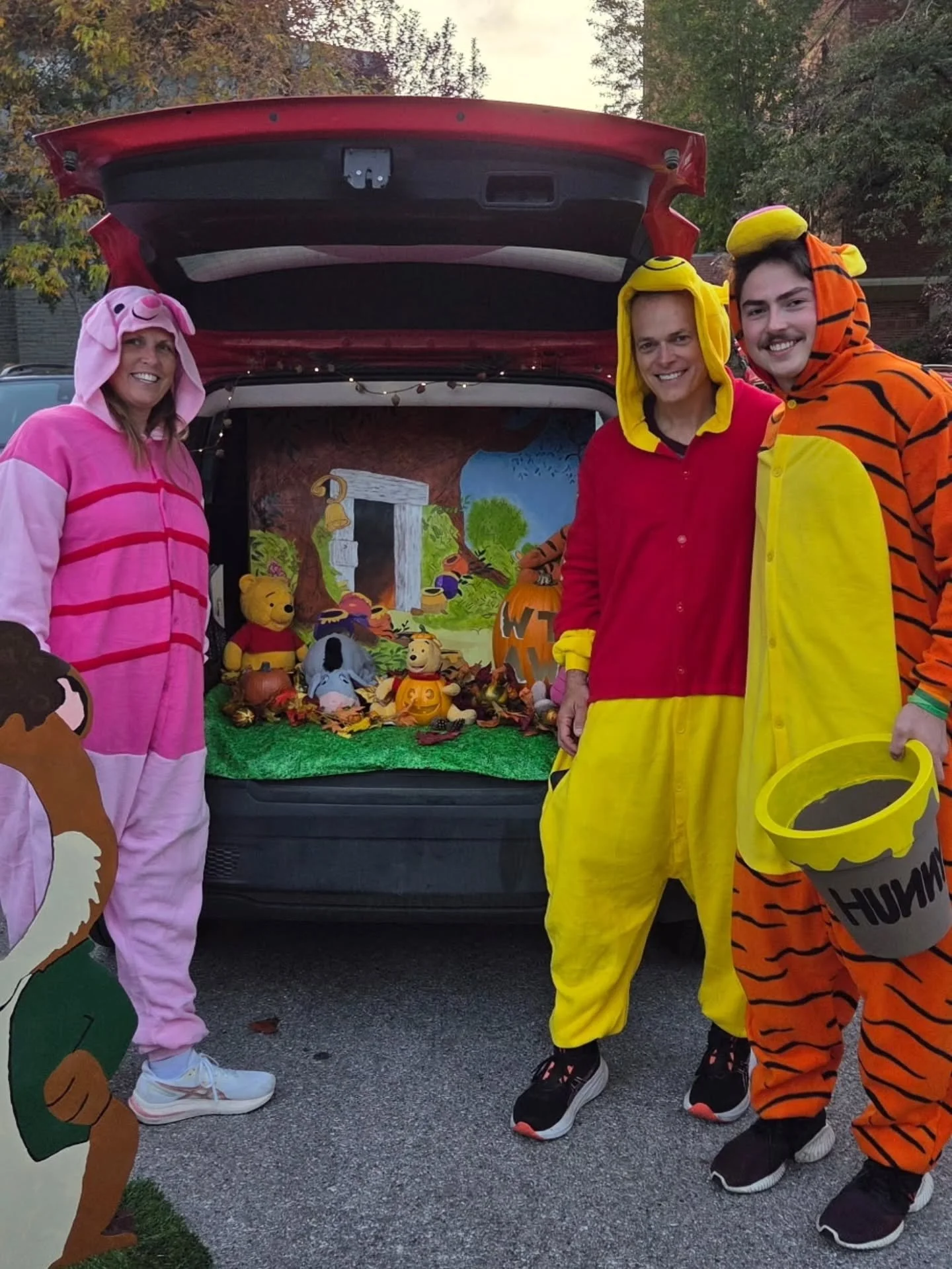 We had so much fun last night handing out candy and educating about PANS/PANDAS at First Plymouth's Trunk-or-Treat! π―
Pooh and friends will have more treats at St. Mark's Scare Away Hunger next week on October 29th. Remember to bring a non-perishabl