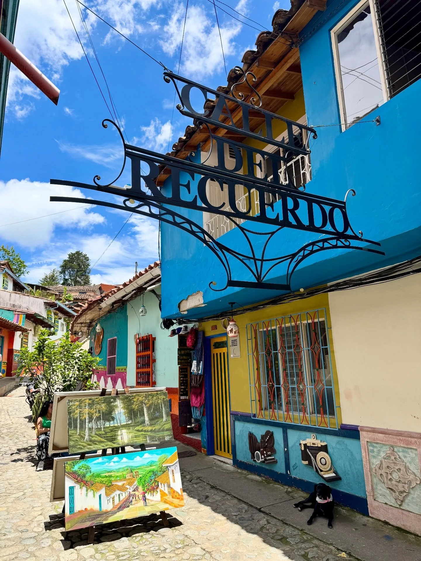Postcards from Colombia 🇨🇴
.
.
.
#medellin #colombiatravel #colombia #comuna13 #antioquia #altodelchocho #guatape #elpenolrock #blacktravelfeed #jetblacktravel #travelnoire #blacktravelblogger #blacktravel #blacktravelalliance #blackvoyageurs #road