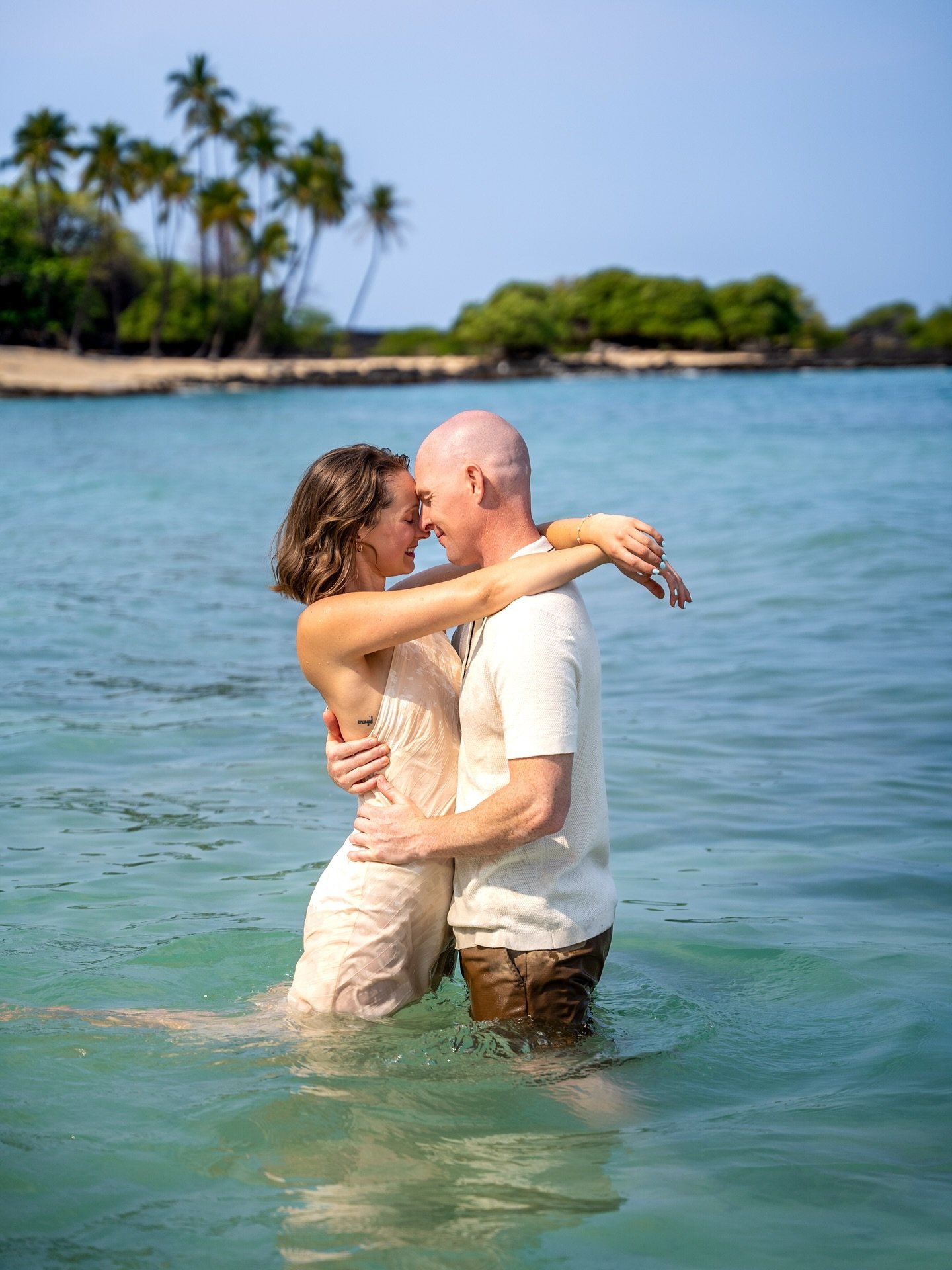 Soaked in sunshine, love, and the magic of Hawaii. ✨

We design every couples session to feel natural, romantic, and full of connection. Through gentle prompts and guided moments, we help you relax so nothing feels stiff or overly posed. 🙋🏻&zwj;♀️
