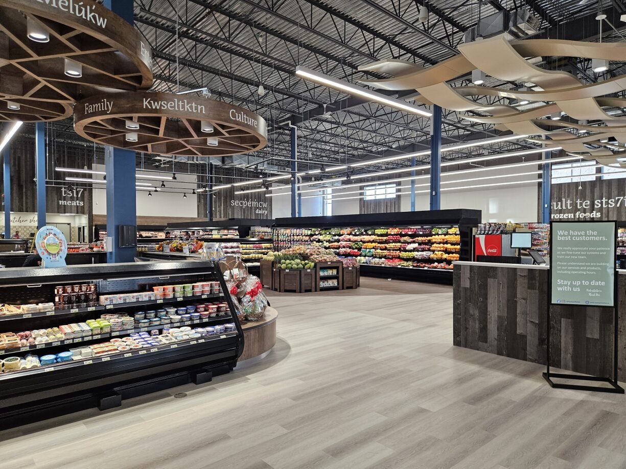 Sweláps Market completed, interior view