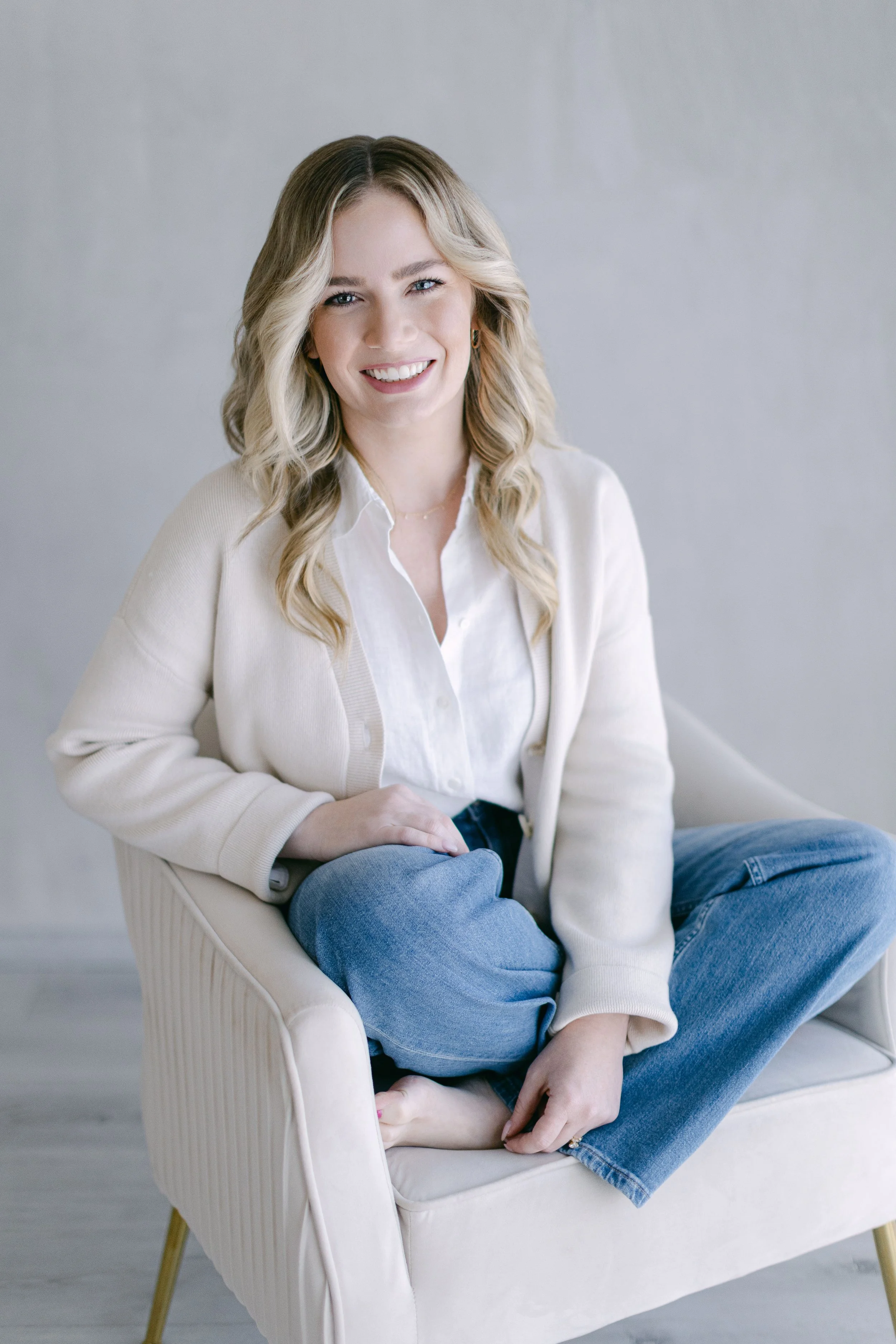Keeley Estrada, LMFT specializes in infertility therapy, family planning therapy, and postpartum therapy in Los Angeles.